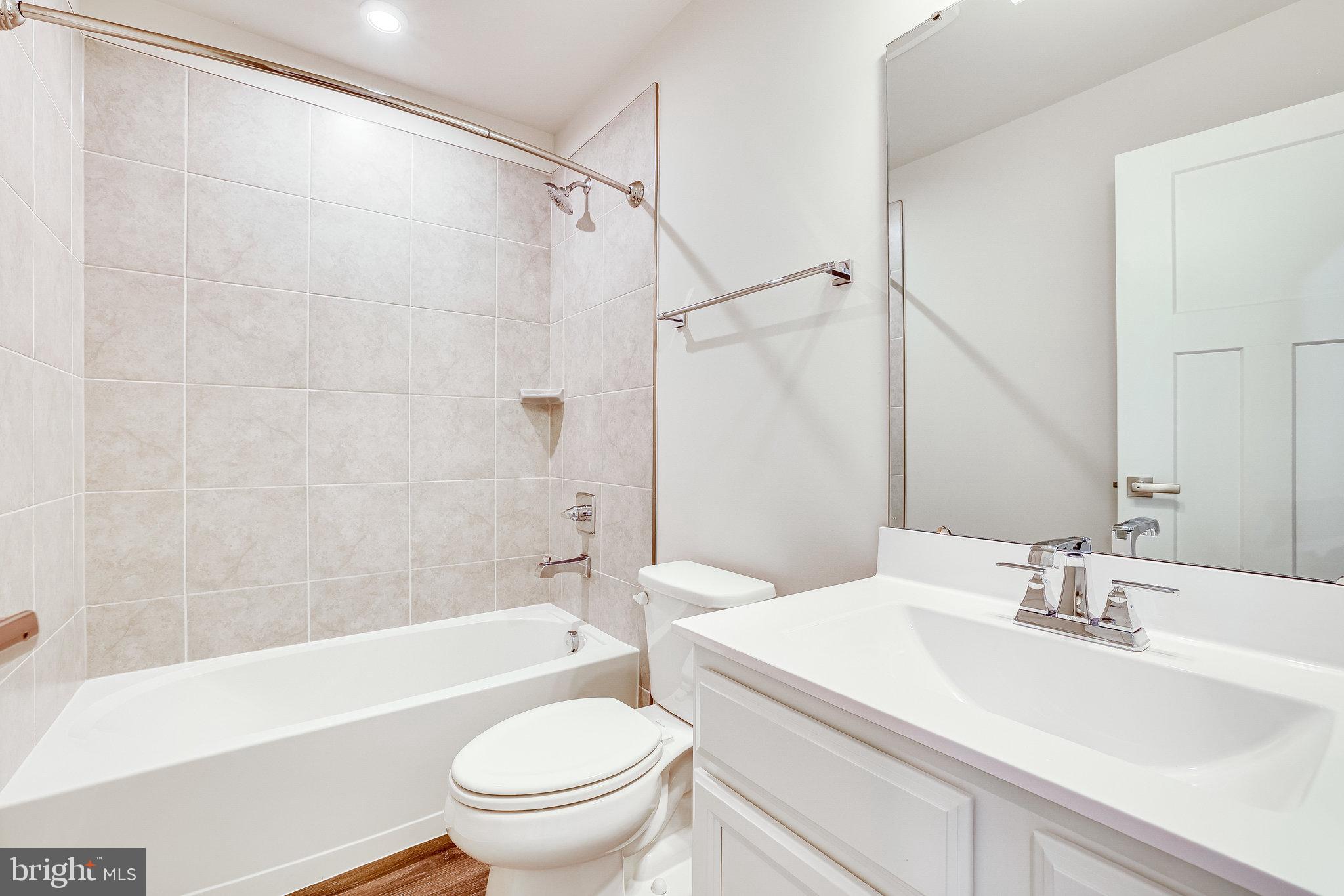 FOSTER'S GLEN - Residential Lease