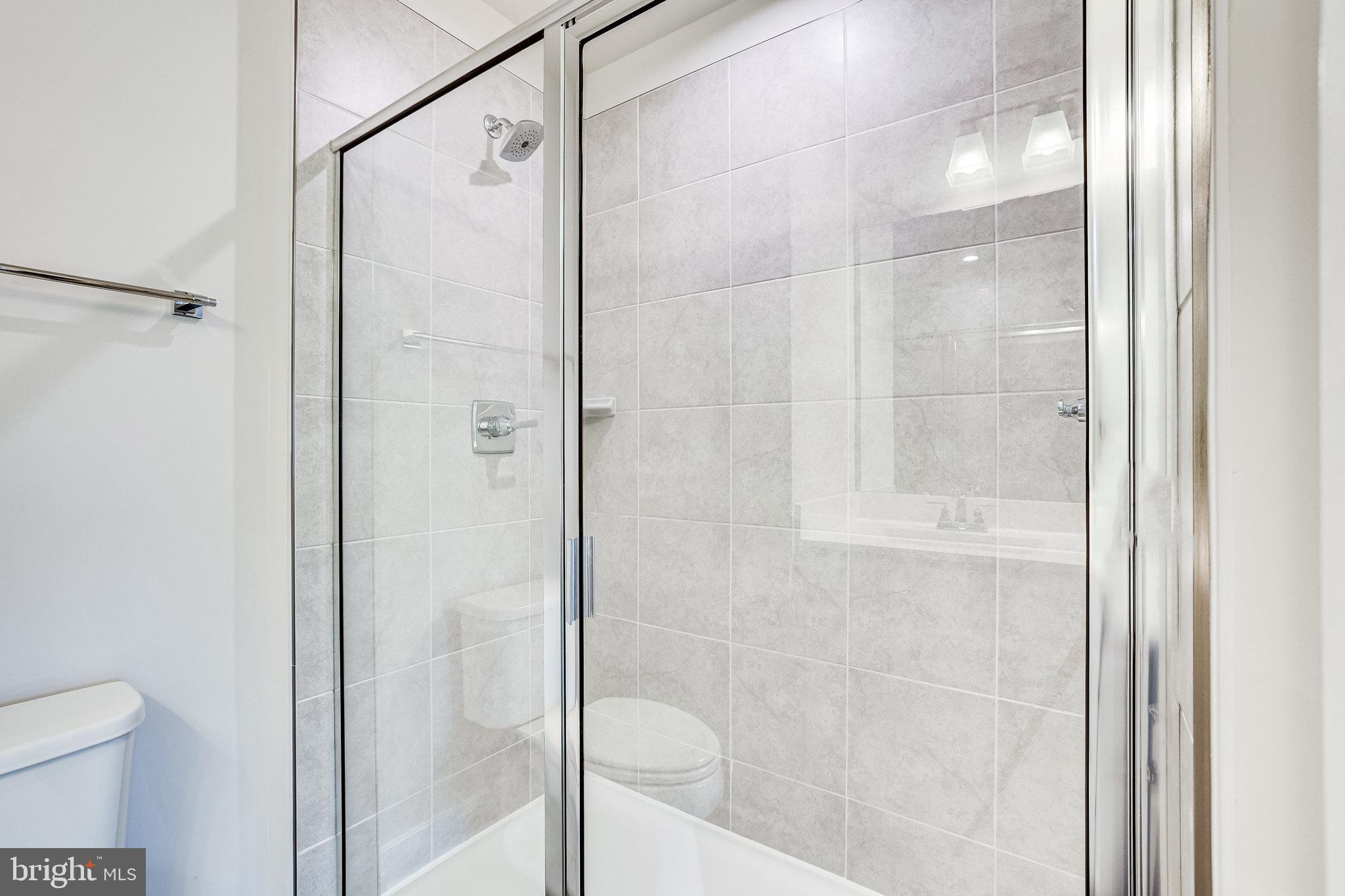 FOSTER'S GLEN - Residential Lease