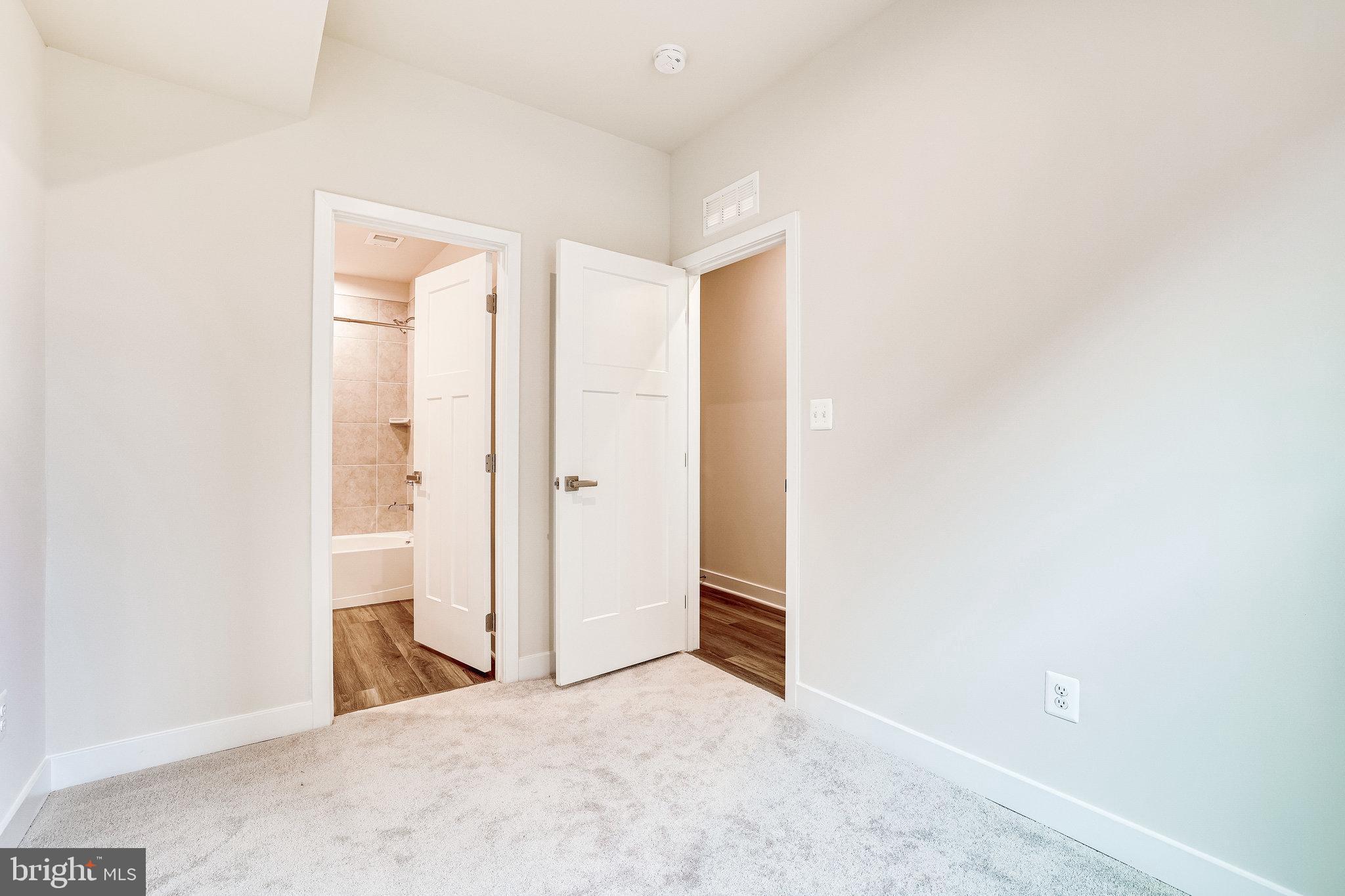 FOSTER'S GLEN - Residential Lease