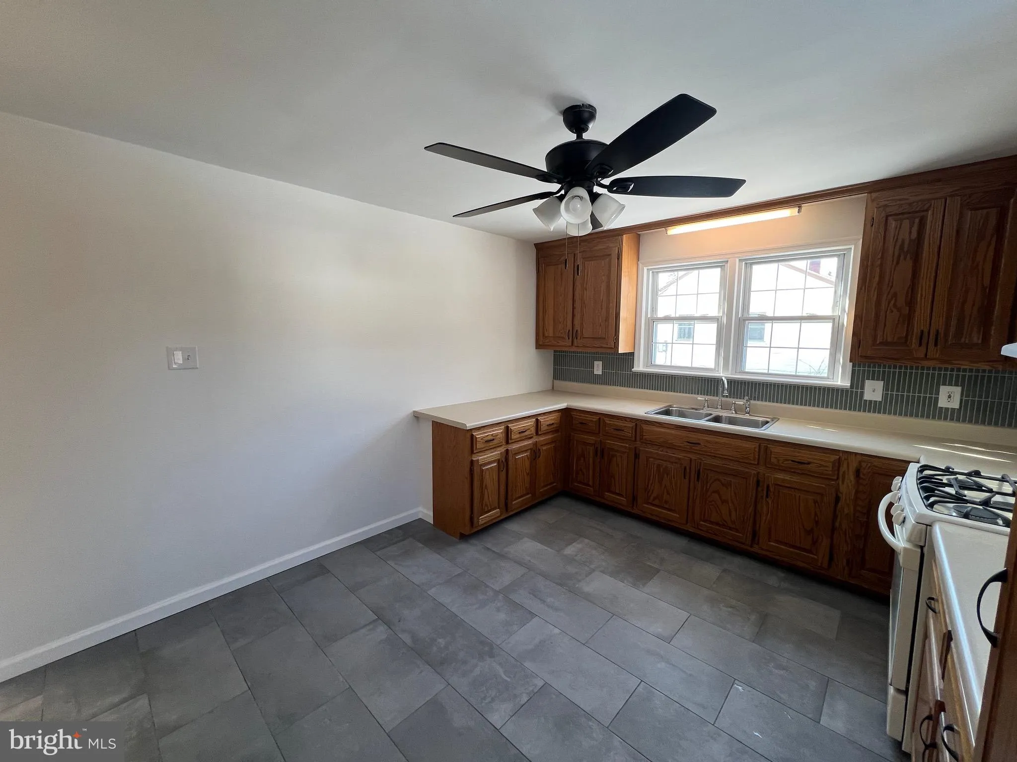 Vineland, New Jersey 08360, United States, 3 Bedrooms Bedrooms, ,1 BathroomBathrooms,Residential,Active,30396