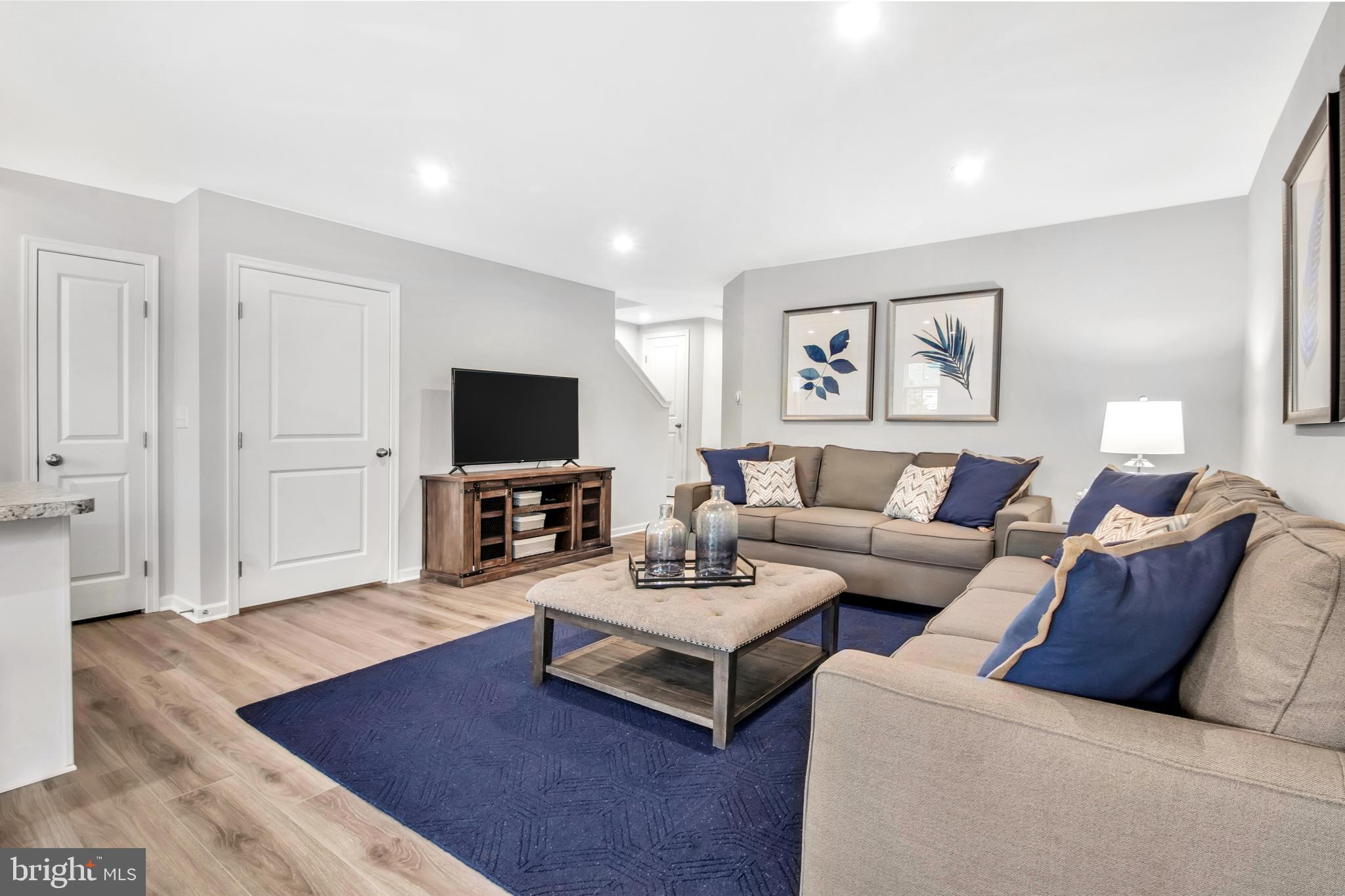 CARDINAL POINTE - Residential