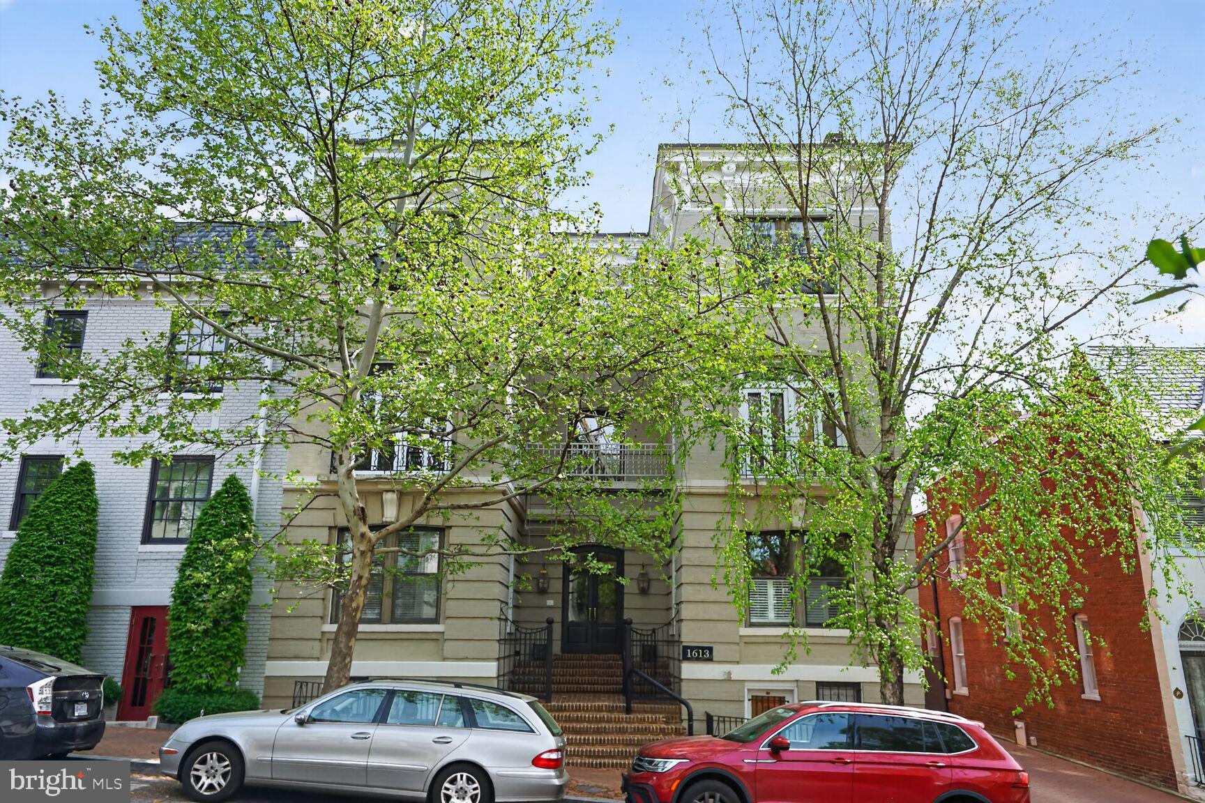 1613 30TH STREET NW 3N