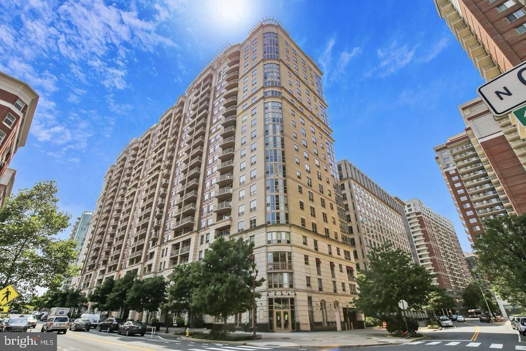 Photo of 888 N Quincy Street #910, ARLINGTON, VA 22203 (MLS # VAAR2072622)