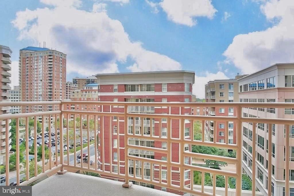 Photo of 888 N Quincy Street #910, ARLINGTON, VA 22203 (MLS # VAAR2072622)