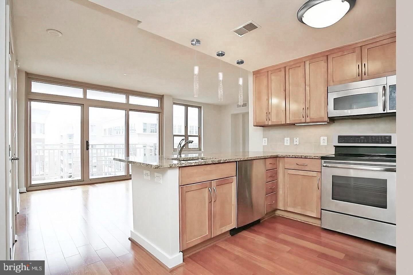 888 N QUINCY STREET 910
