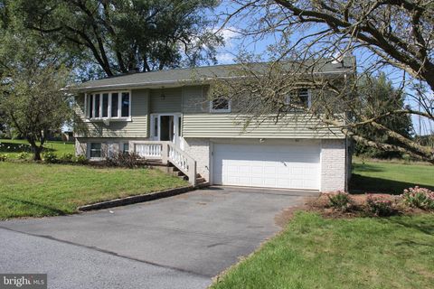 Photo of 513 WILLOW LN, LANCASTER, PA 17601 (MLS # PALA2040674)