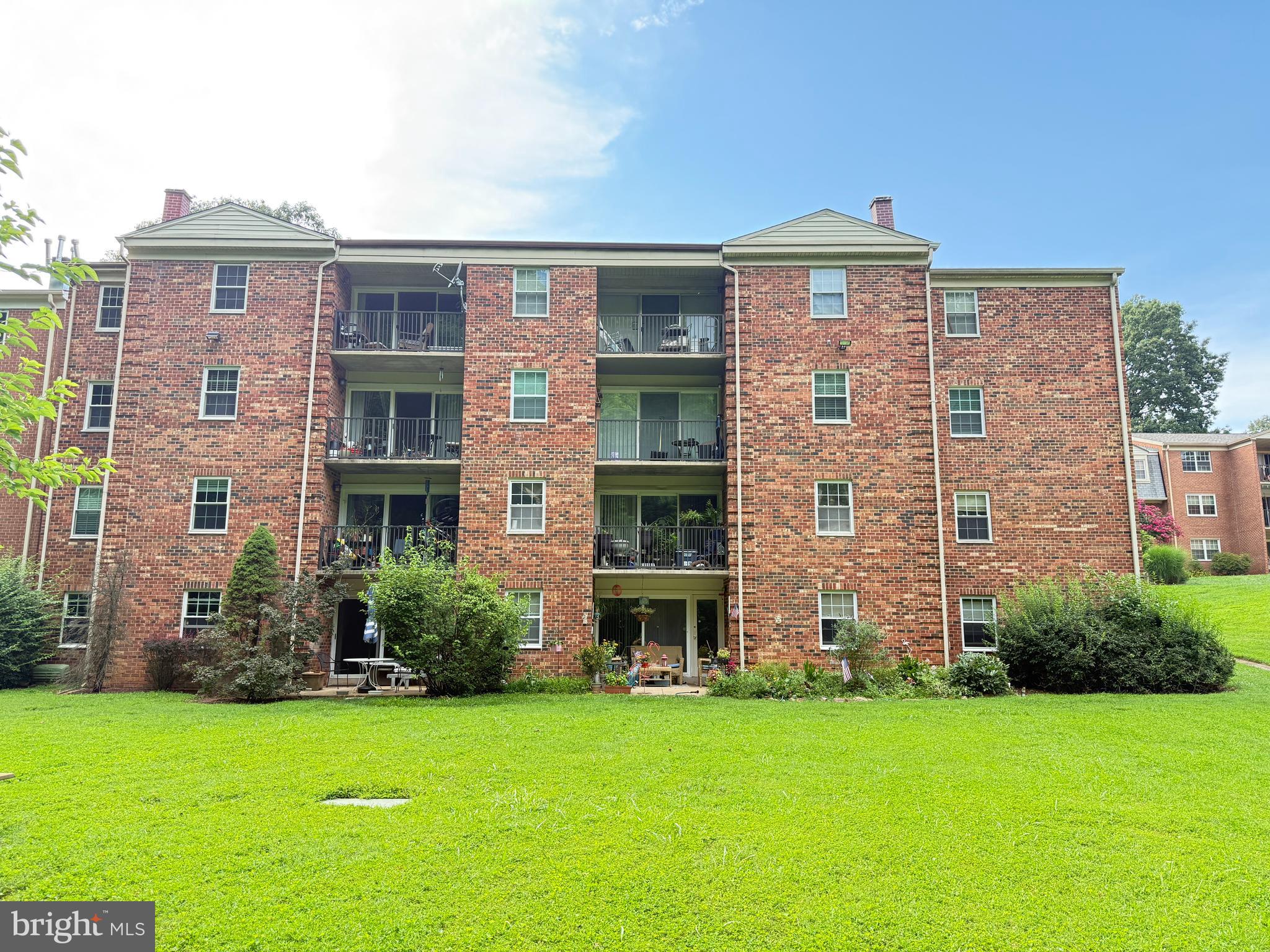878 COLLEGE PARKWAY 103