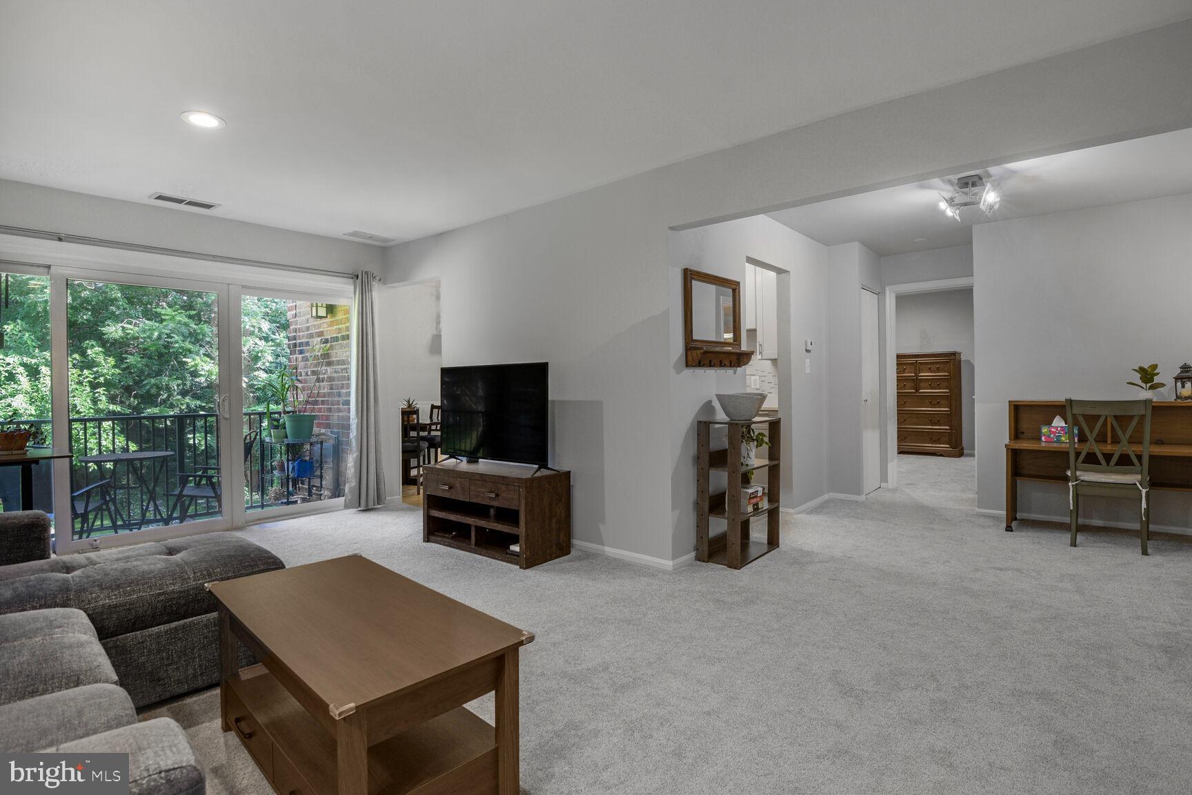878 COLLEGE PARKWAY 103