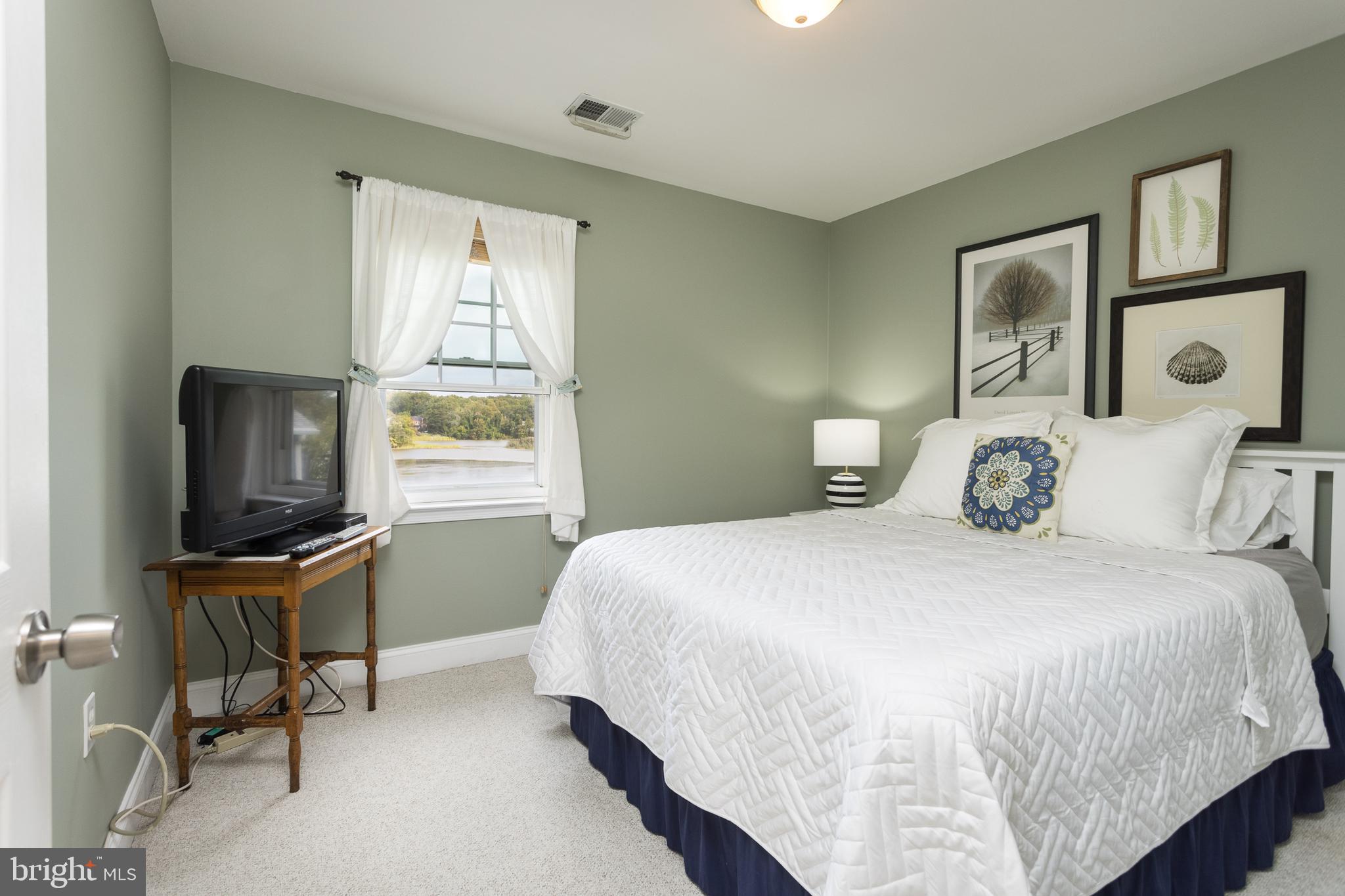 BIRD RIVER GROVE - Residential