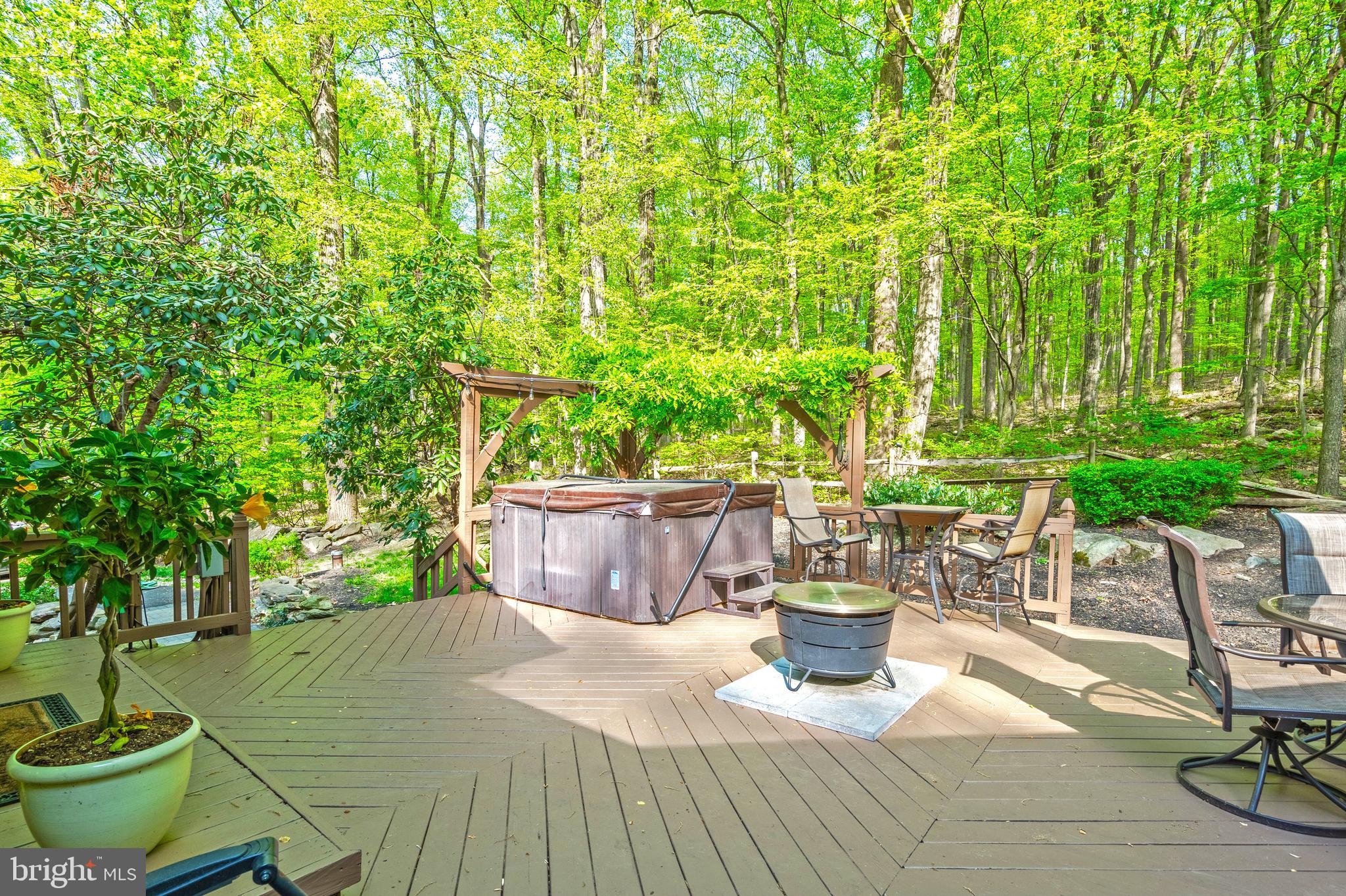 2330 WOOD LANE