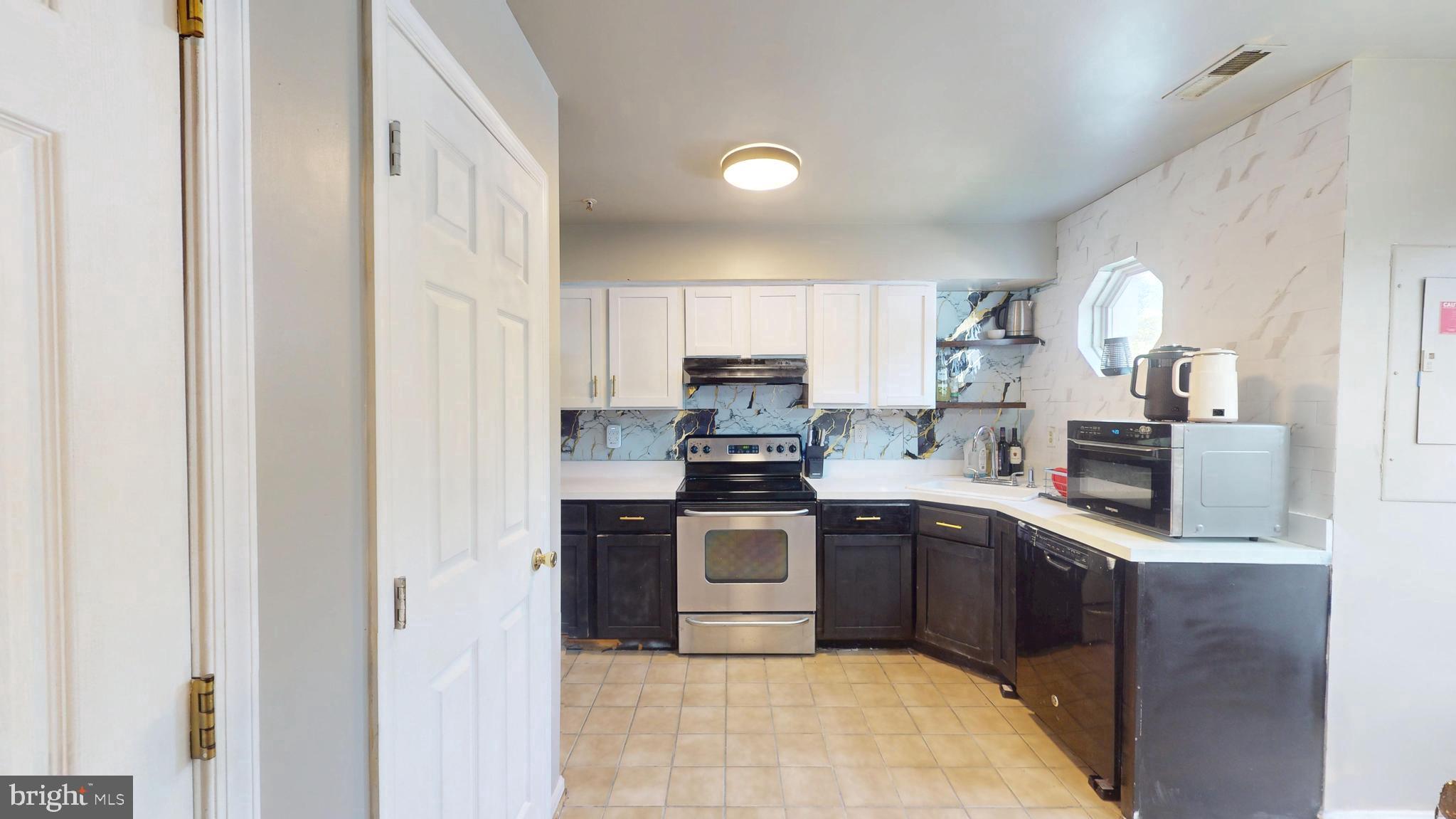 21076 JENNA COURT