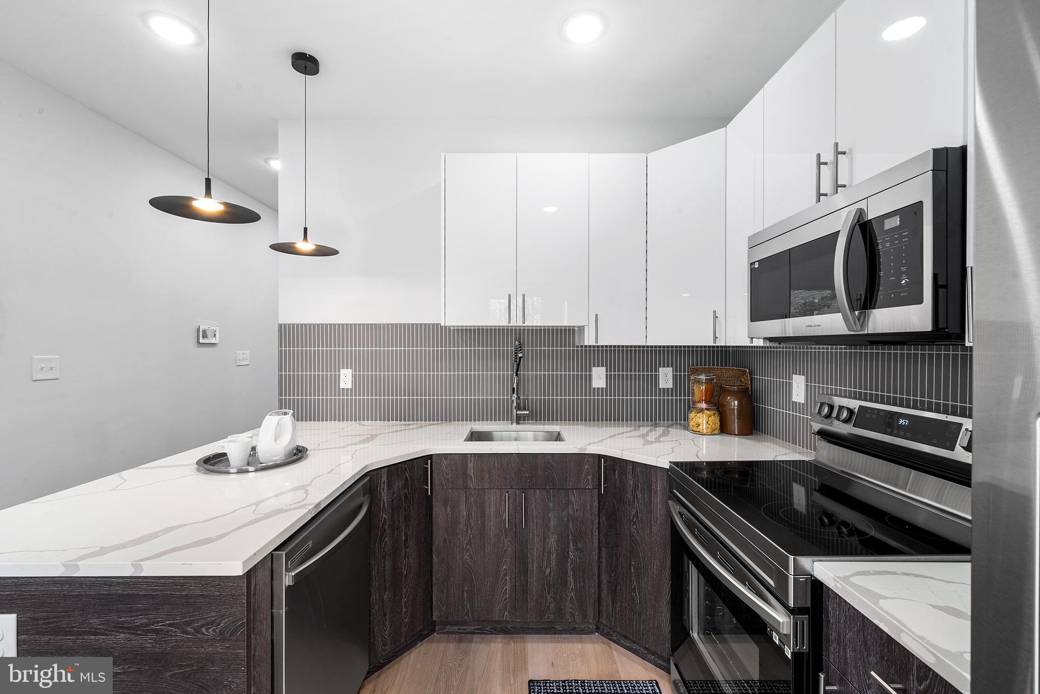 OLDE KENSINGTON - Residential Lease