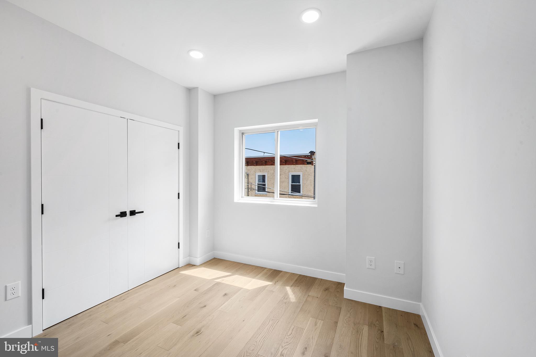 OLDE KENSINGTON - Residential Lease