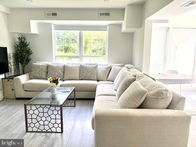 FOX HERITAGE - Residential Lease