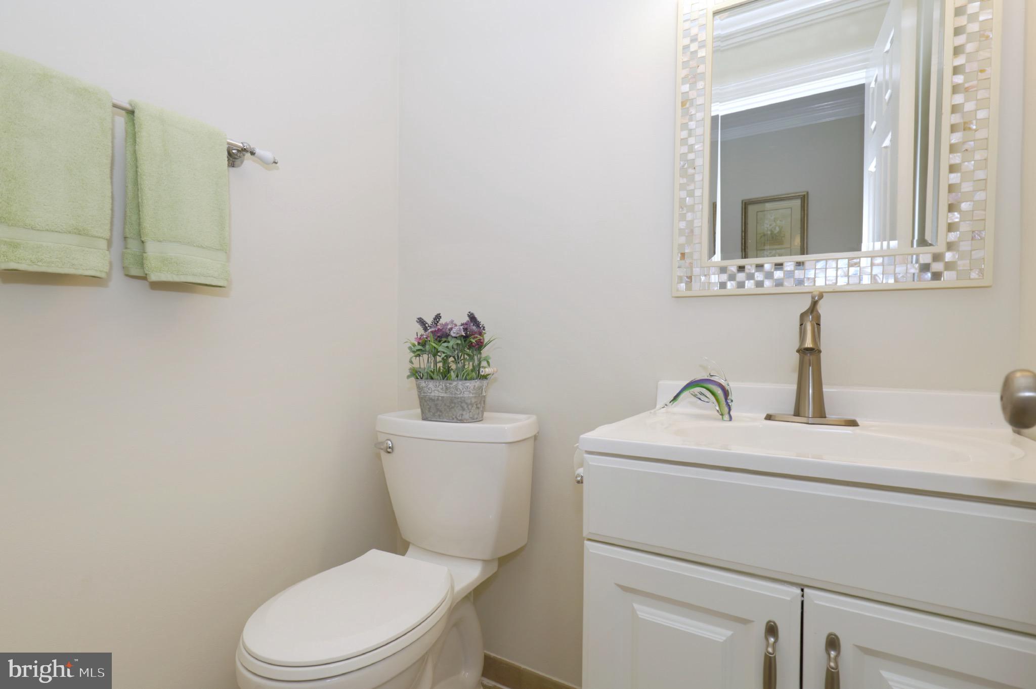 LONDON TOWNE - Residential