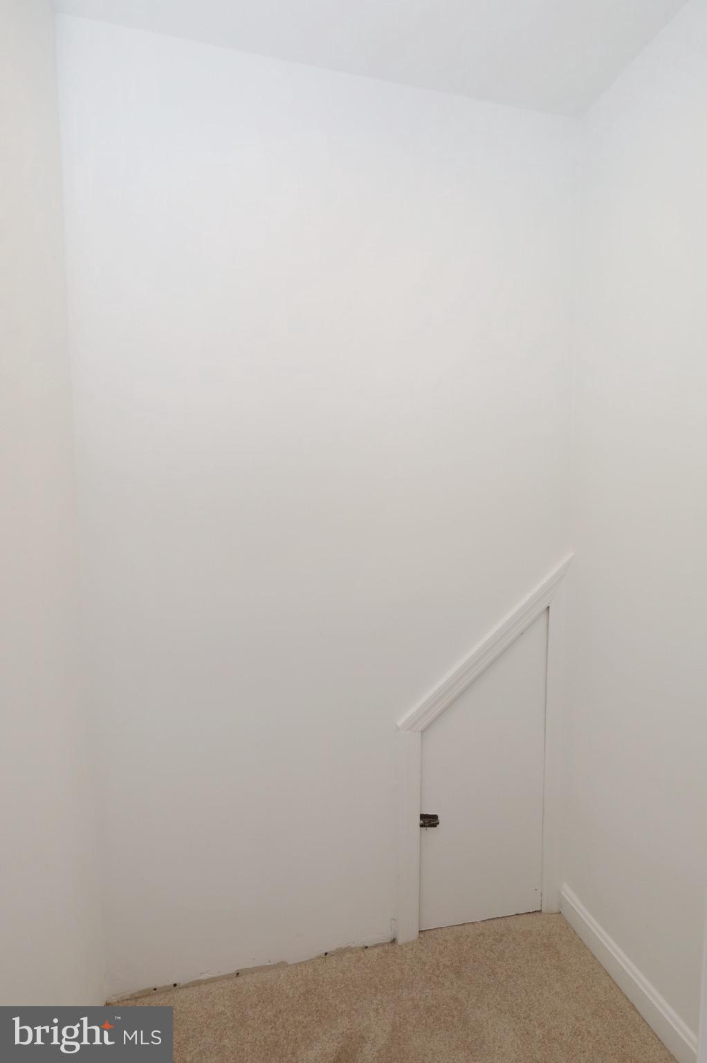 LONDON TOWNE - Residential