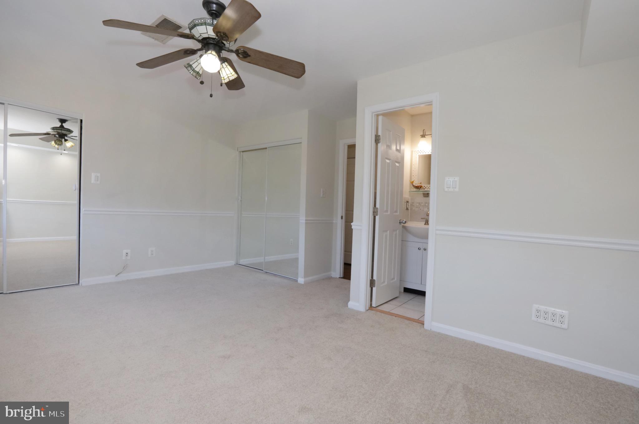 LONDON TOWNE - Residential