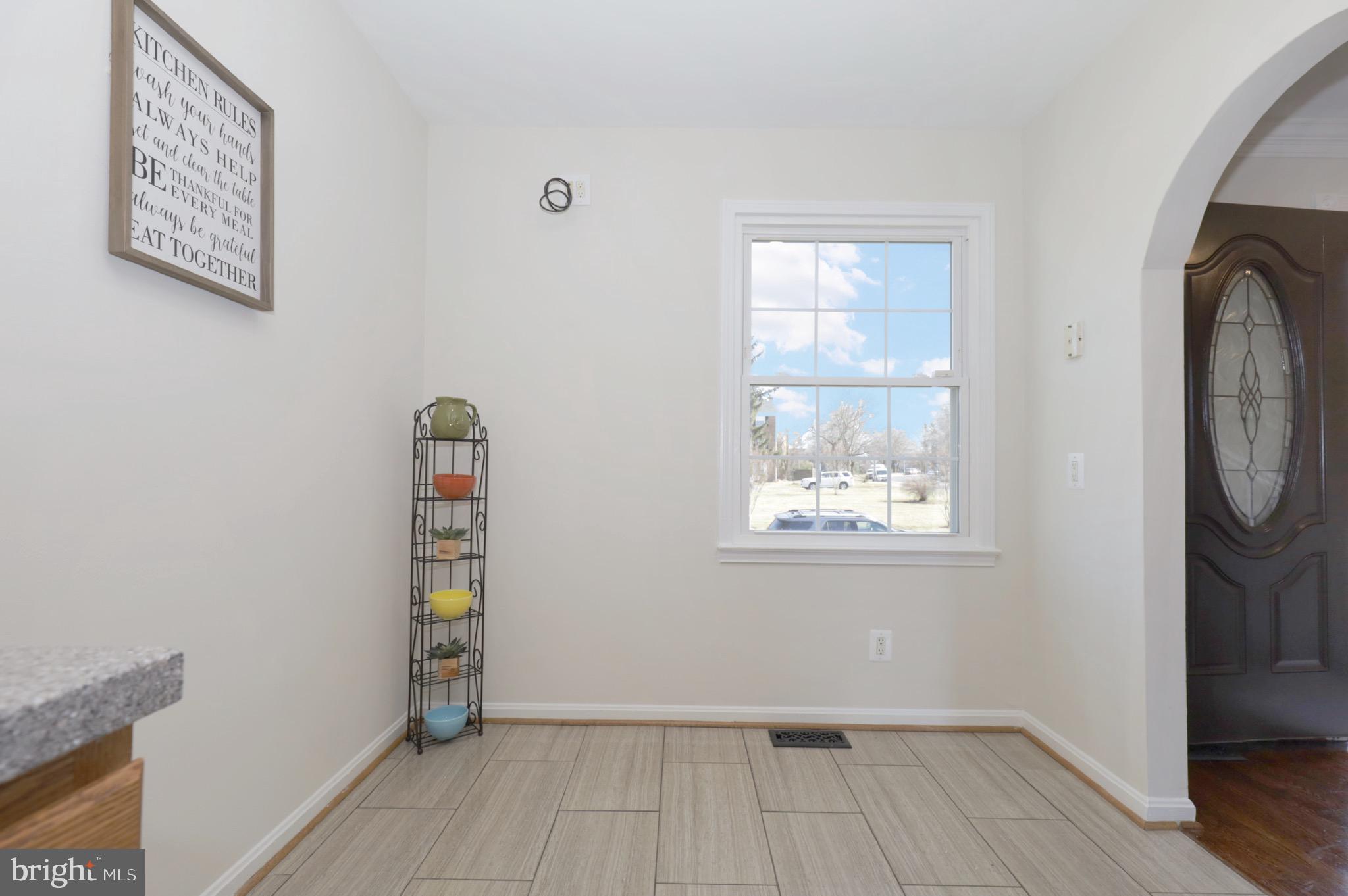 LONDON TOWNE - Residential