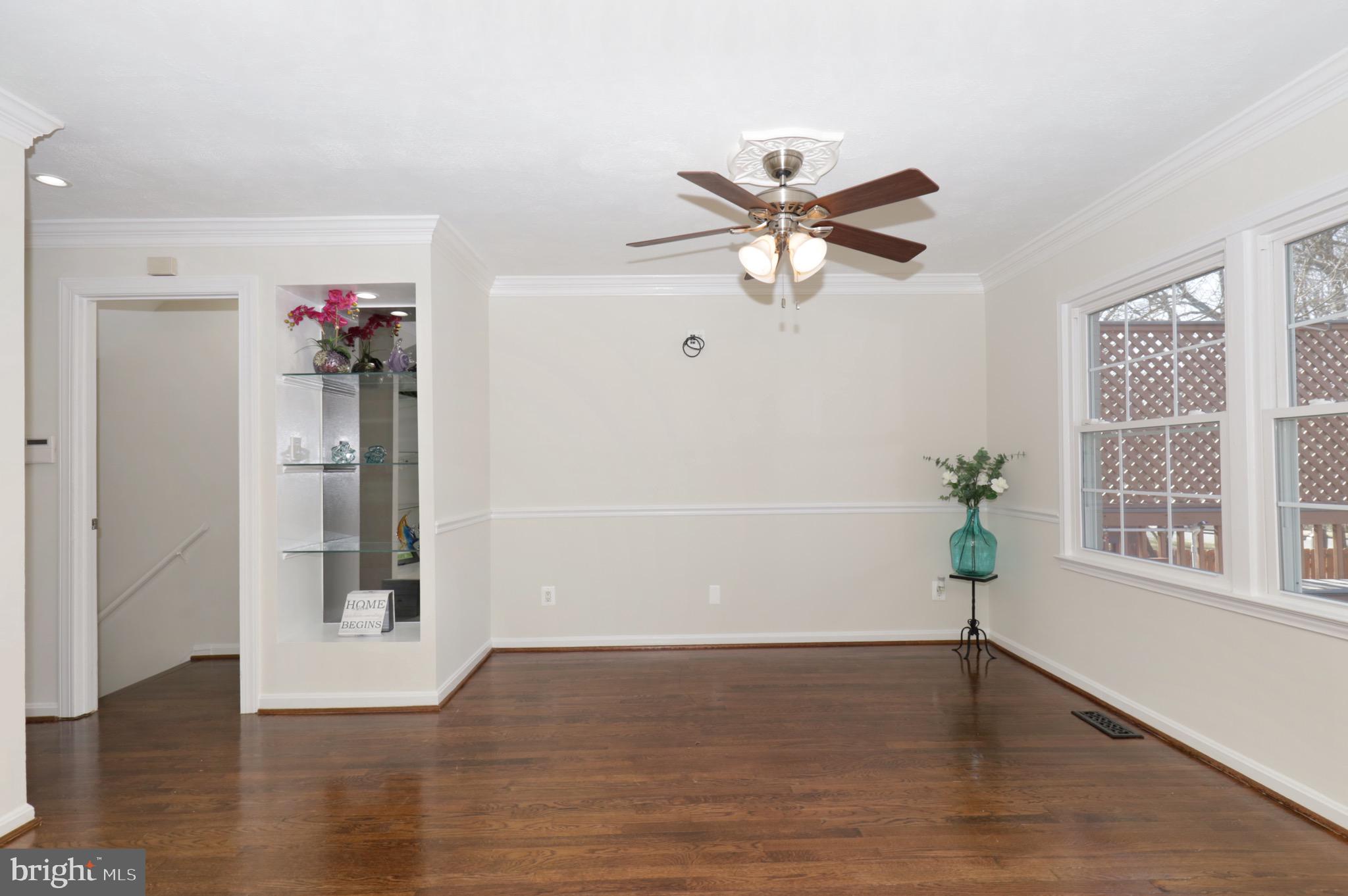 LONDON TOWNE - Residential