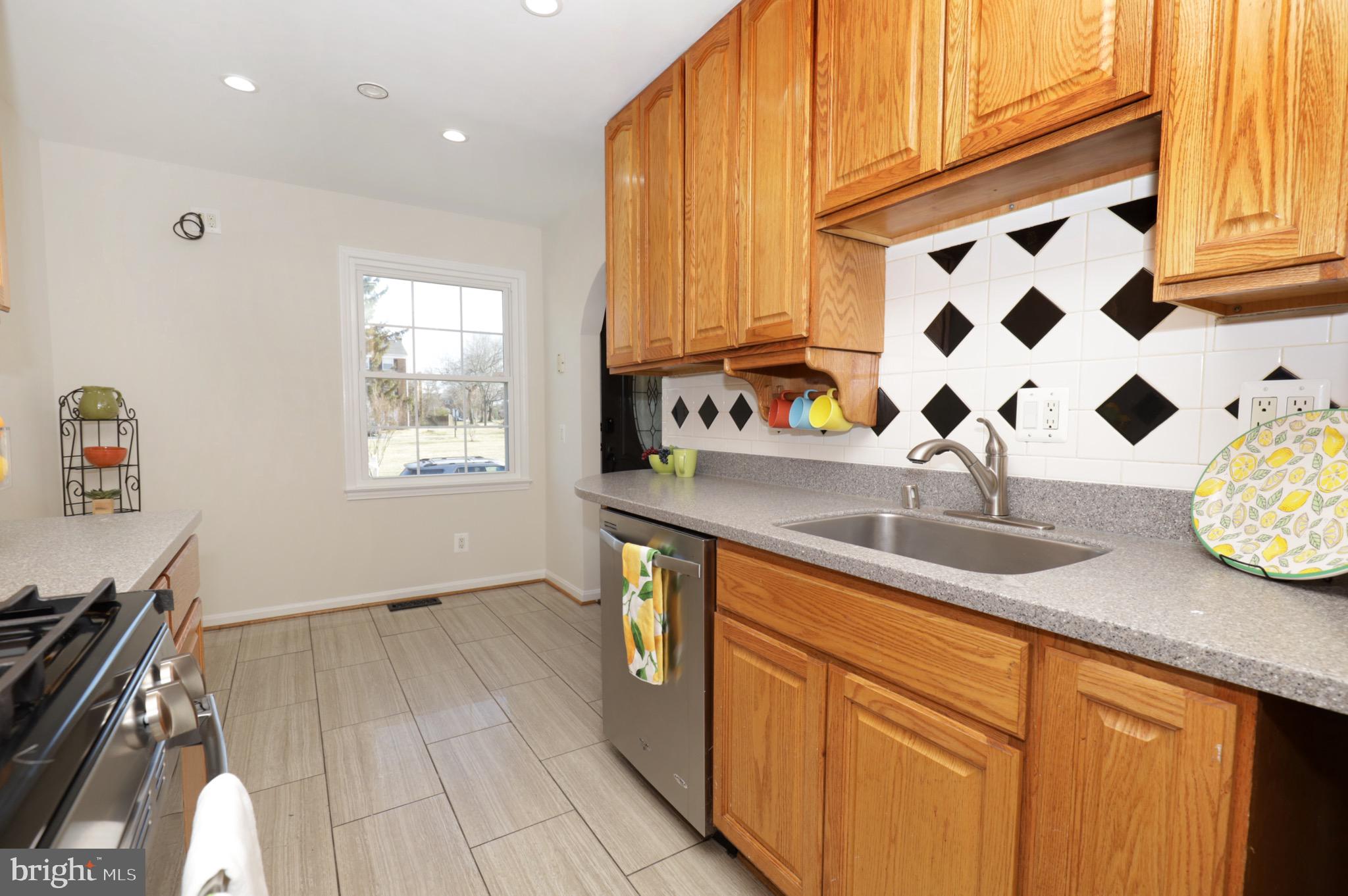 LONDON TOWNE - Residential