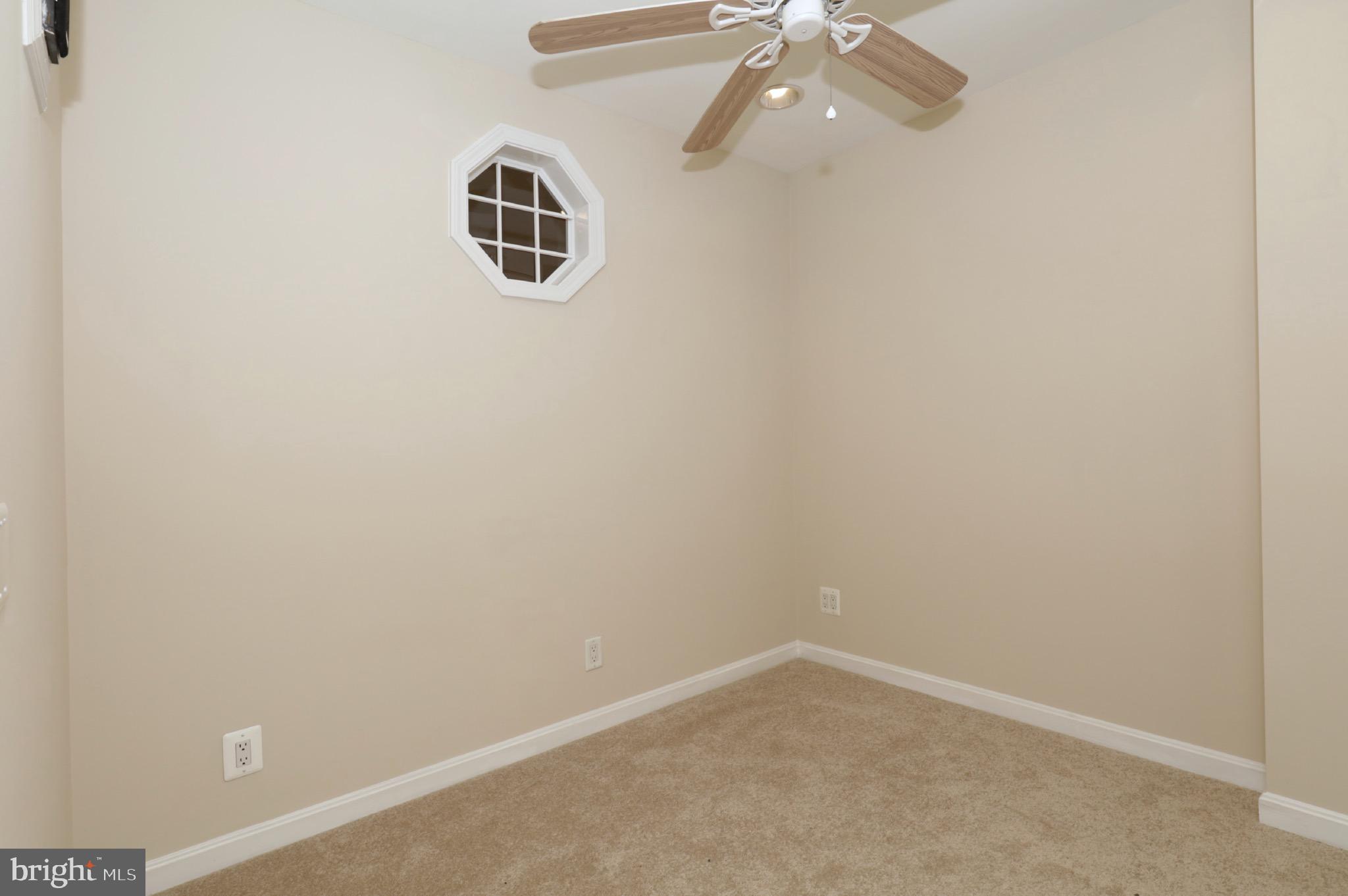 LONDON TOWNE - Residential