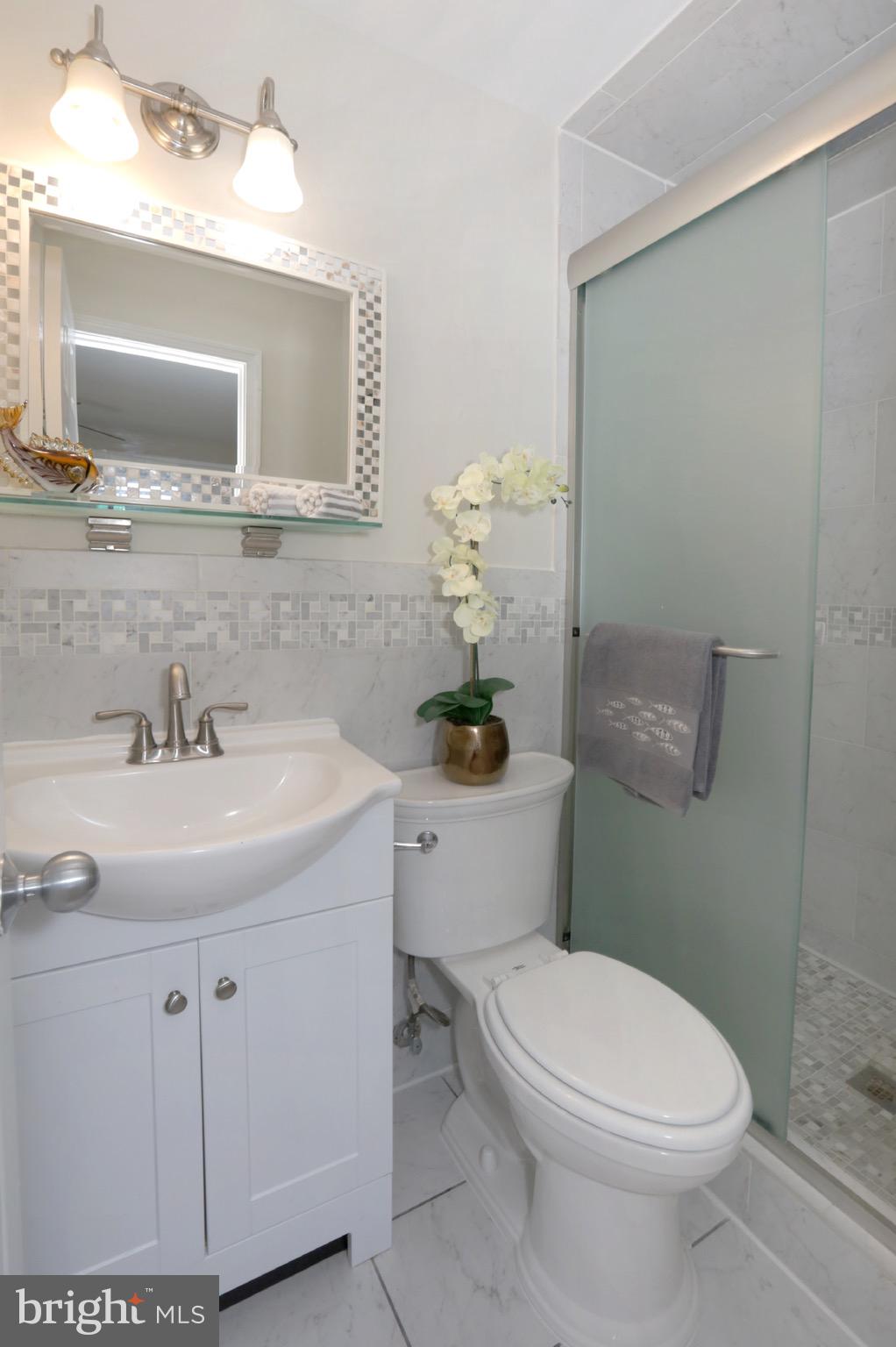 LONDON TOWNE - Residential