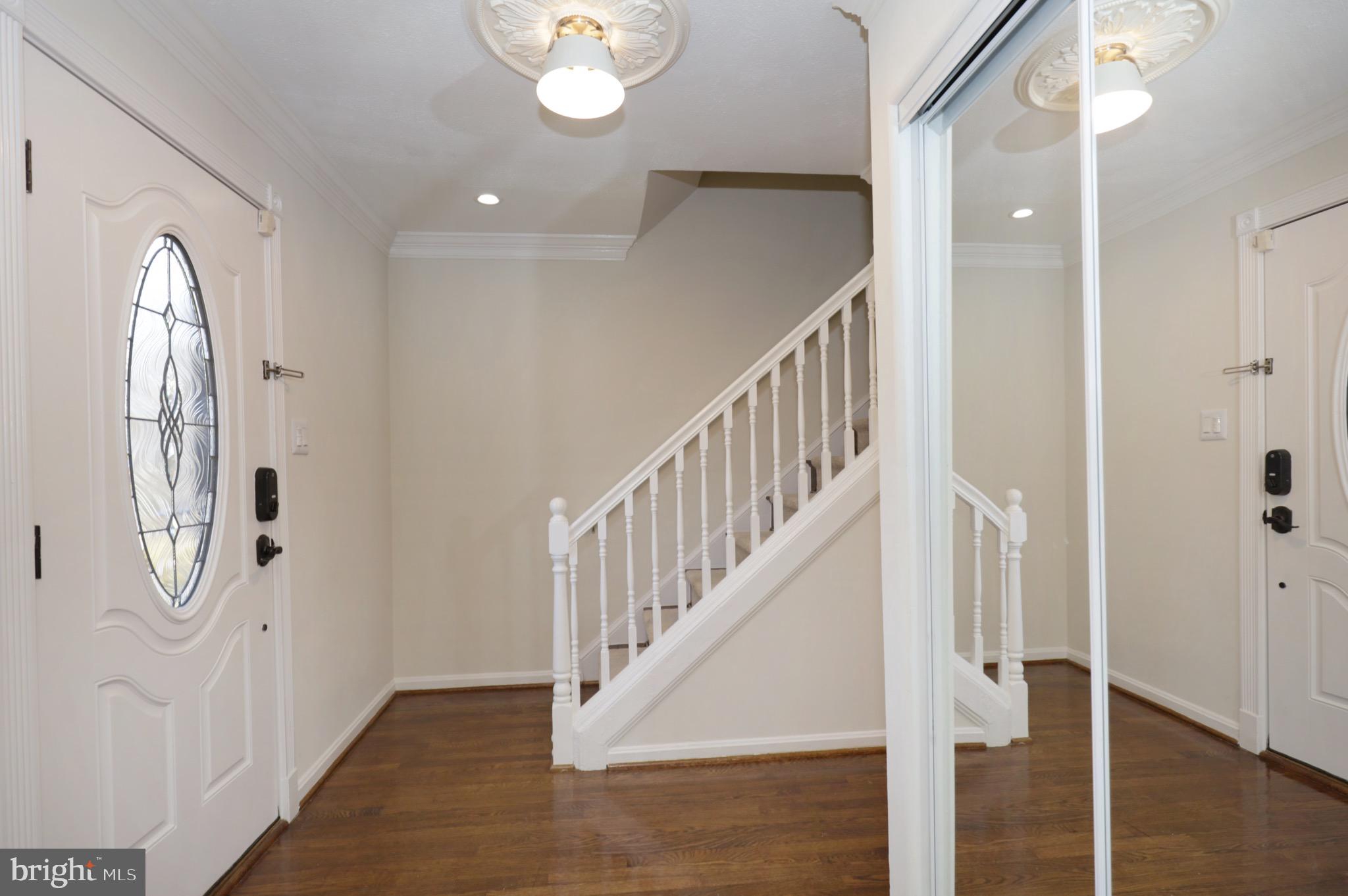 LONDON TOWNE - Residential