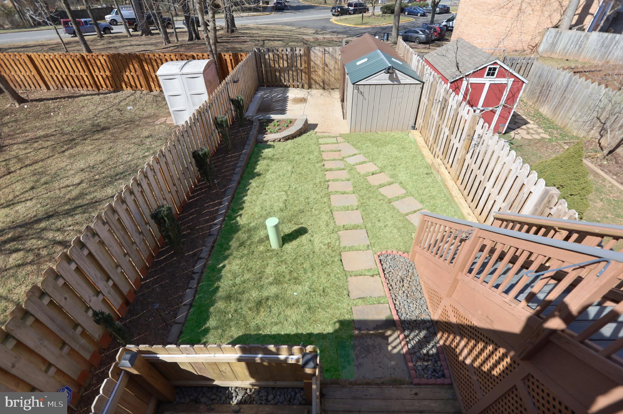 LONDON TOWNE - Residential