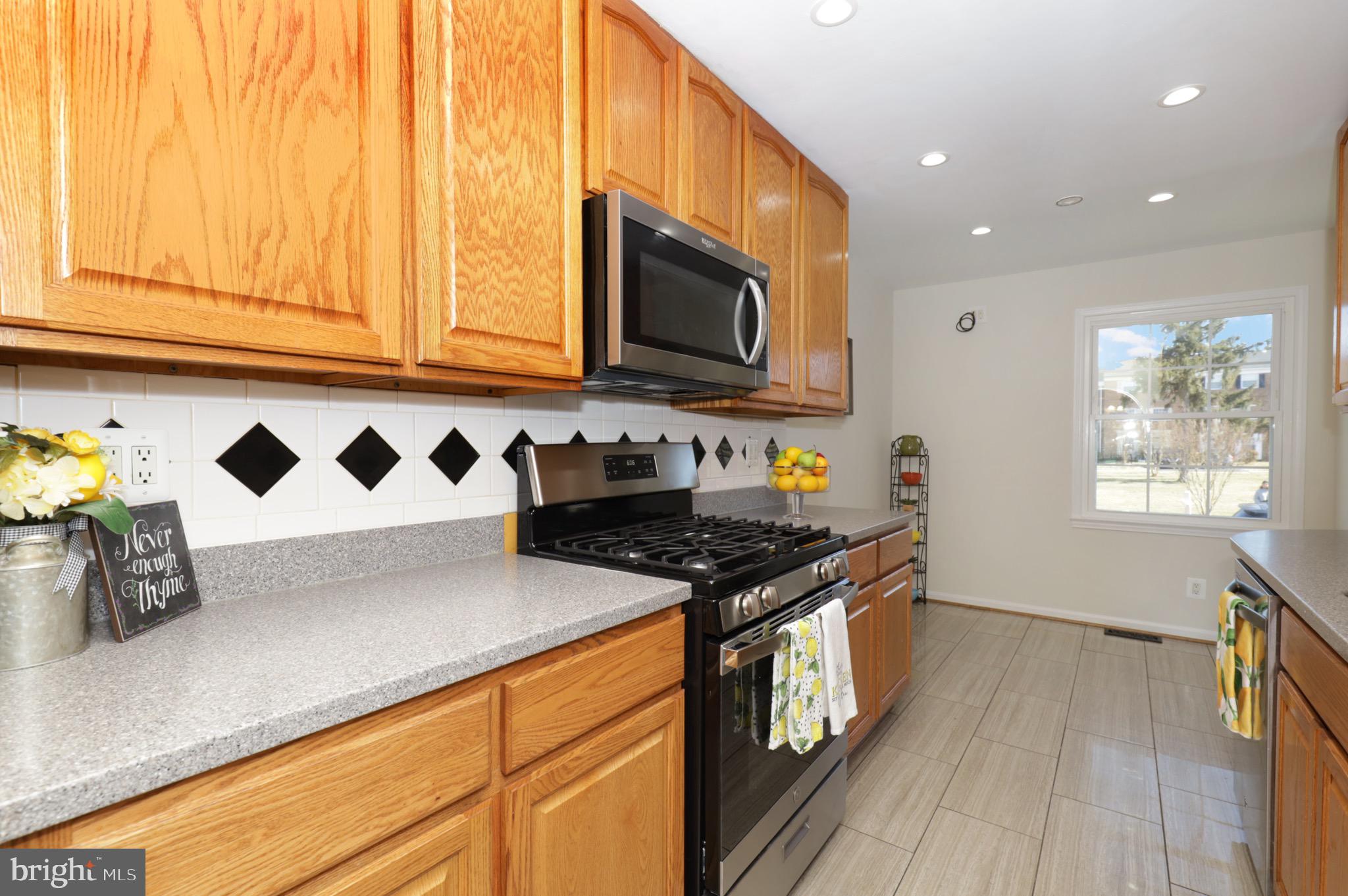 LONDON TOWNE - Residential