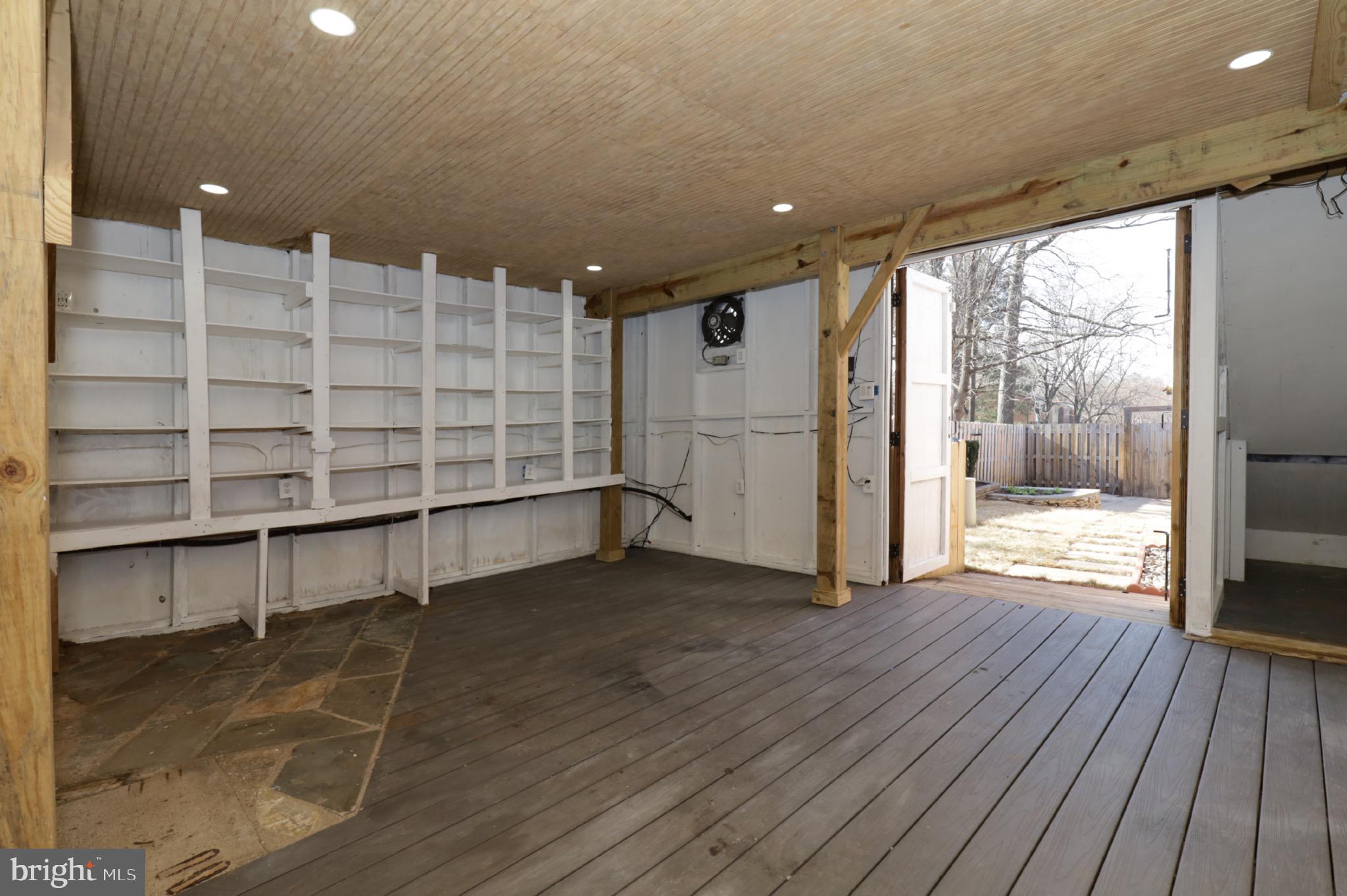 LONDON TOWNE - Residential