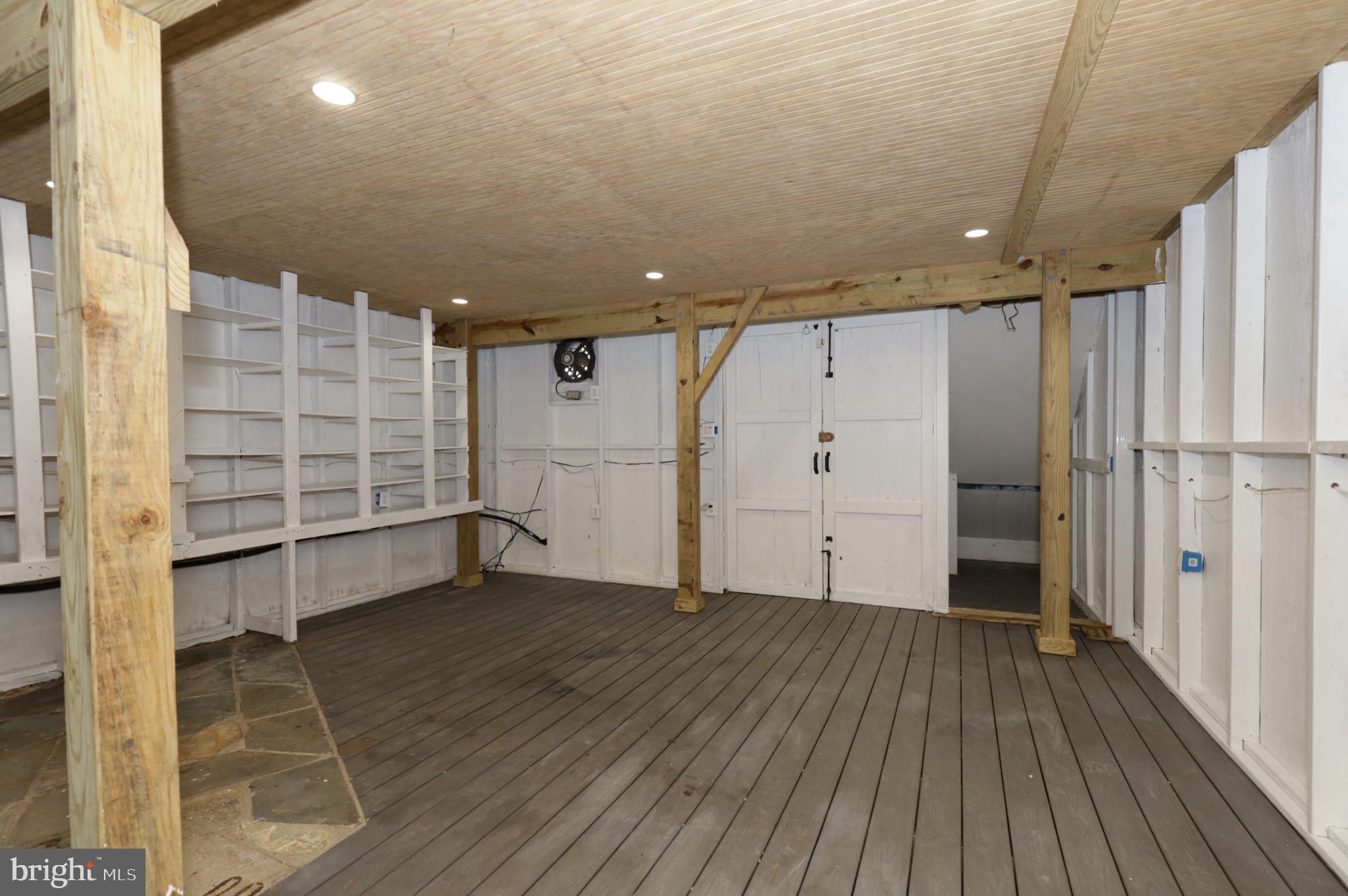 LONDON TOWNE - Residential