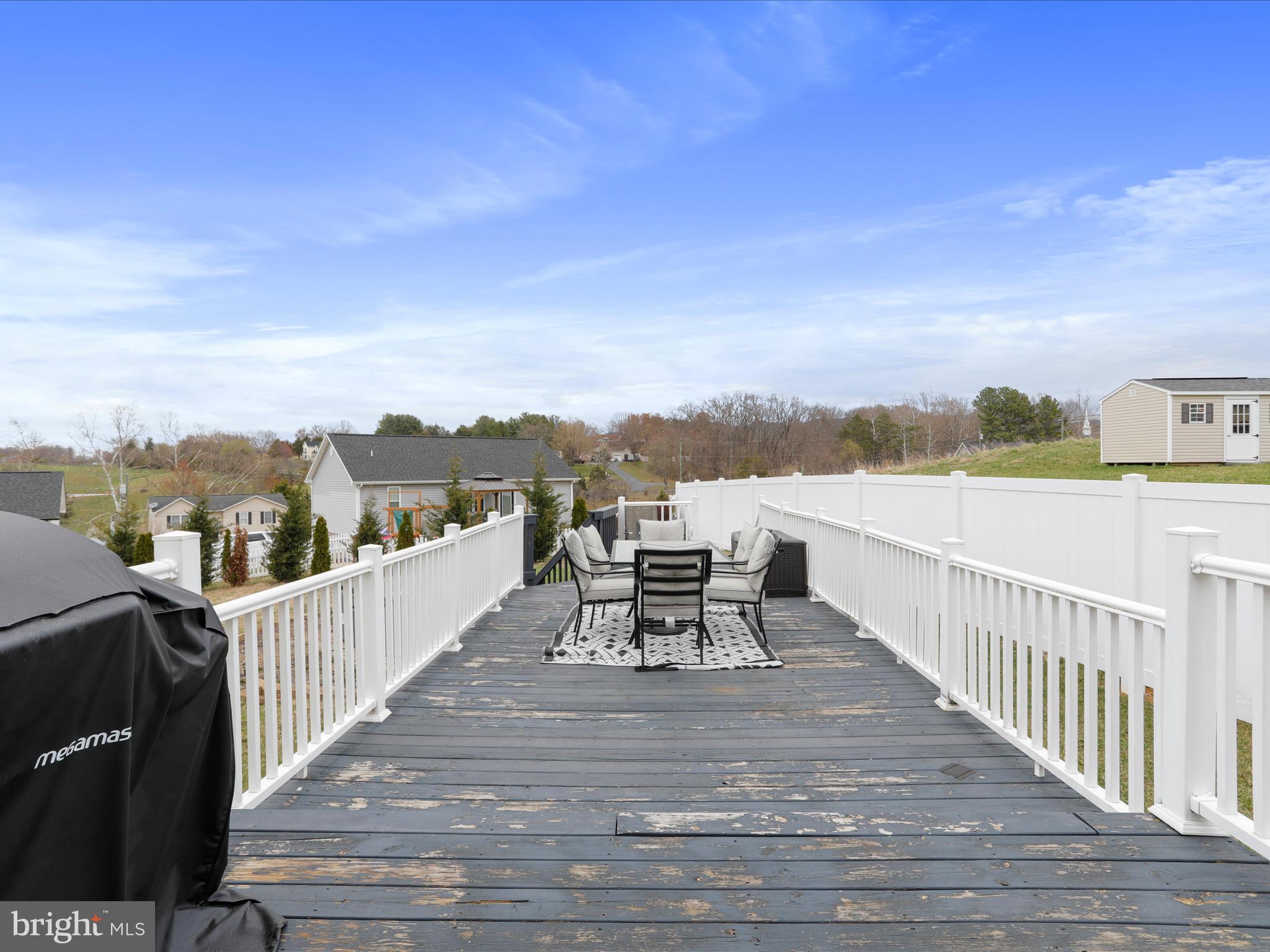 FOREST KNOLLS - Residential