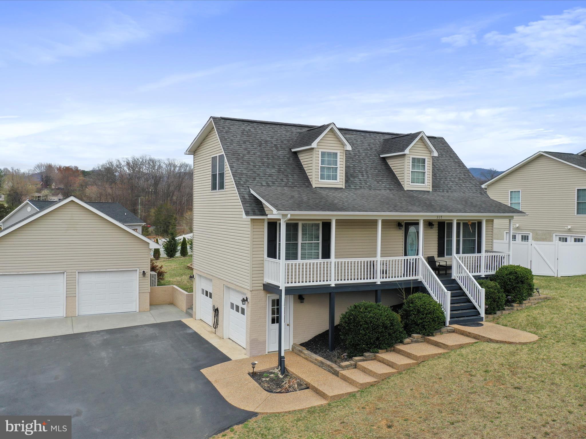 FOREST KNOLLS - Residential