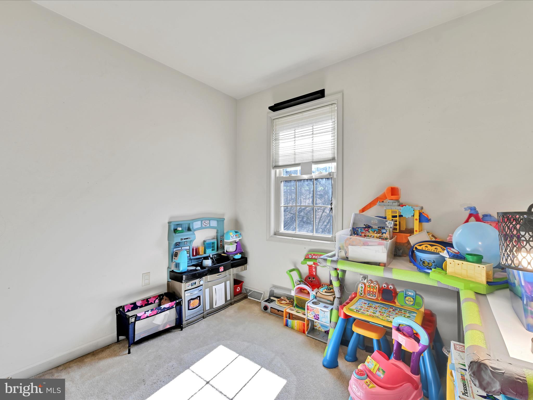 GABLE PARK WOODS - Residential