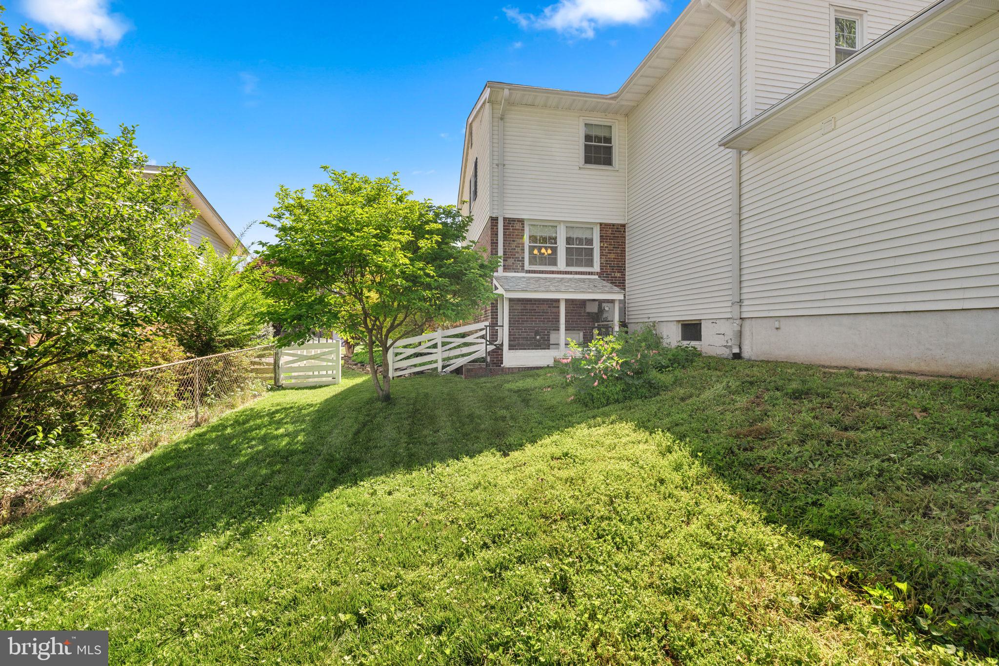 WEST SPRINGFIELD - Residential