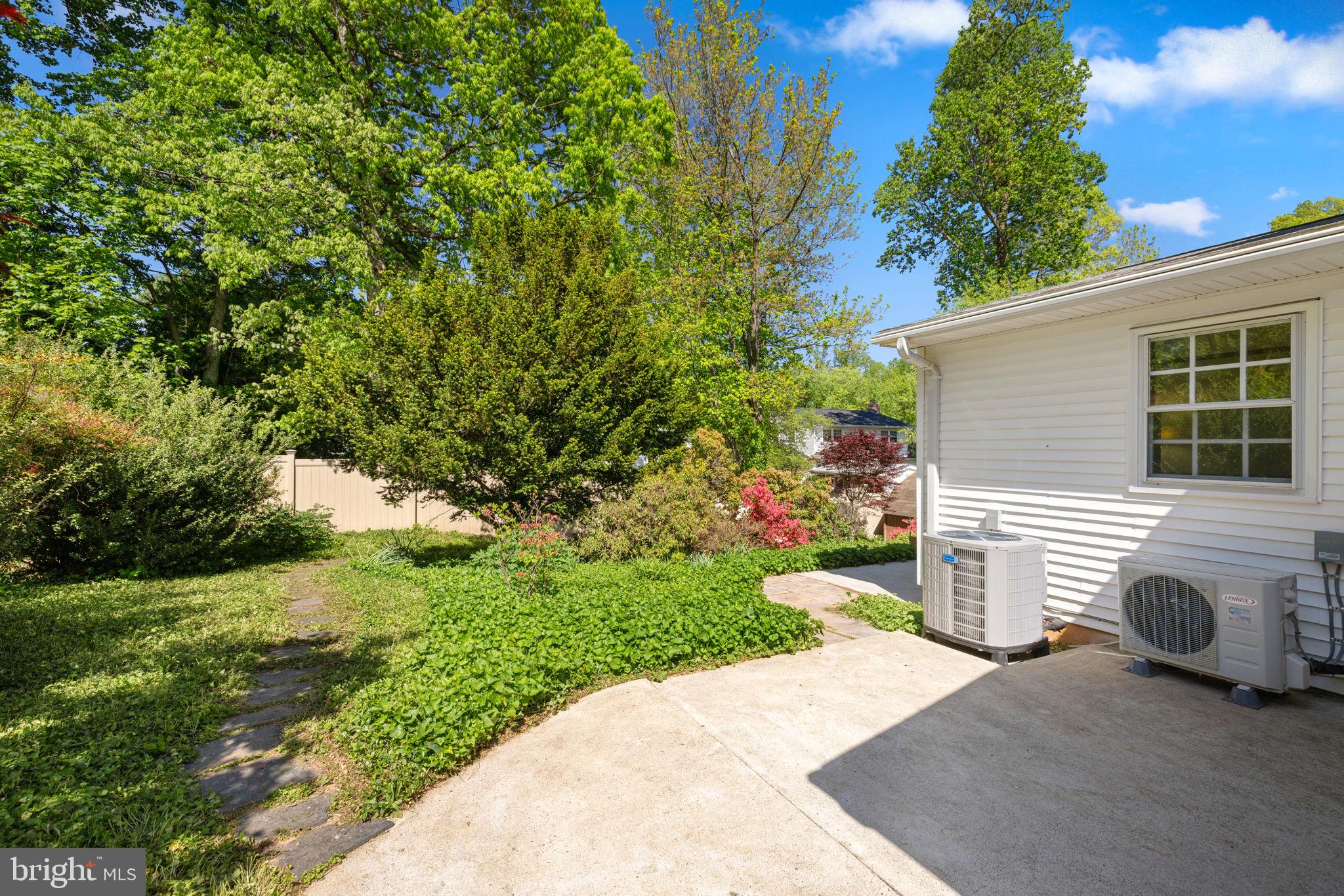 WEST SPRINGFIELD - Residential