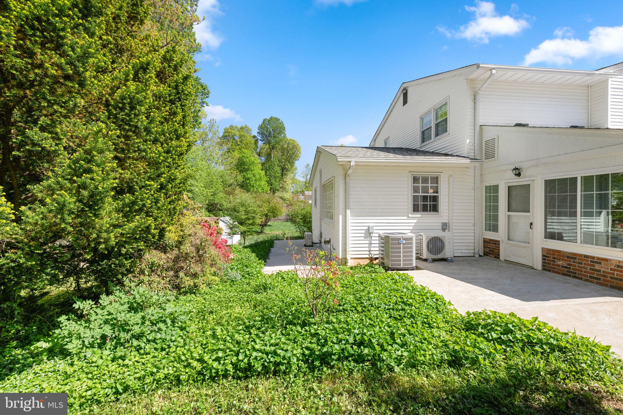 WEST SPRINGFIELD - Residential