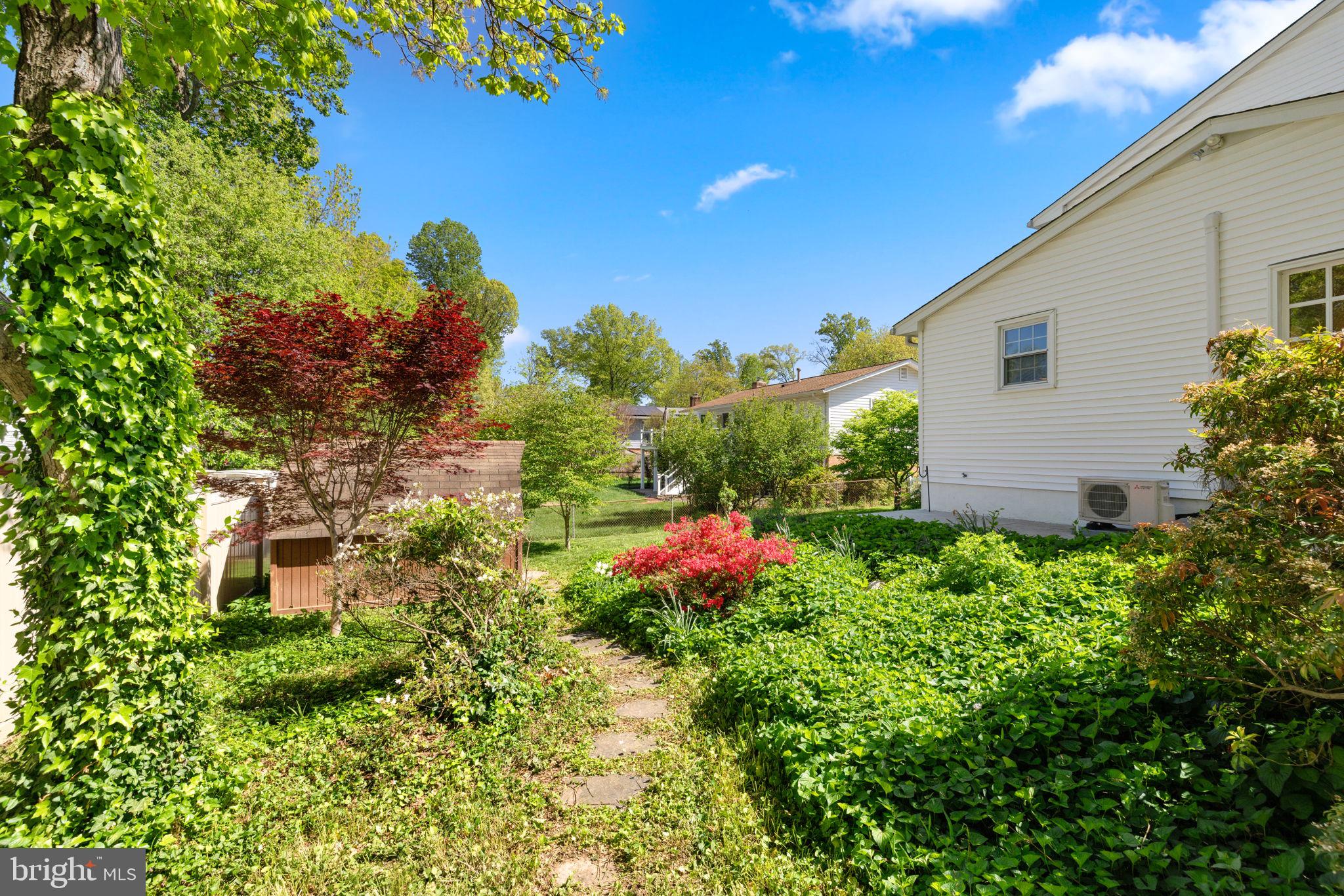 WEST SPRINGFIELD - Residential