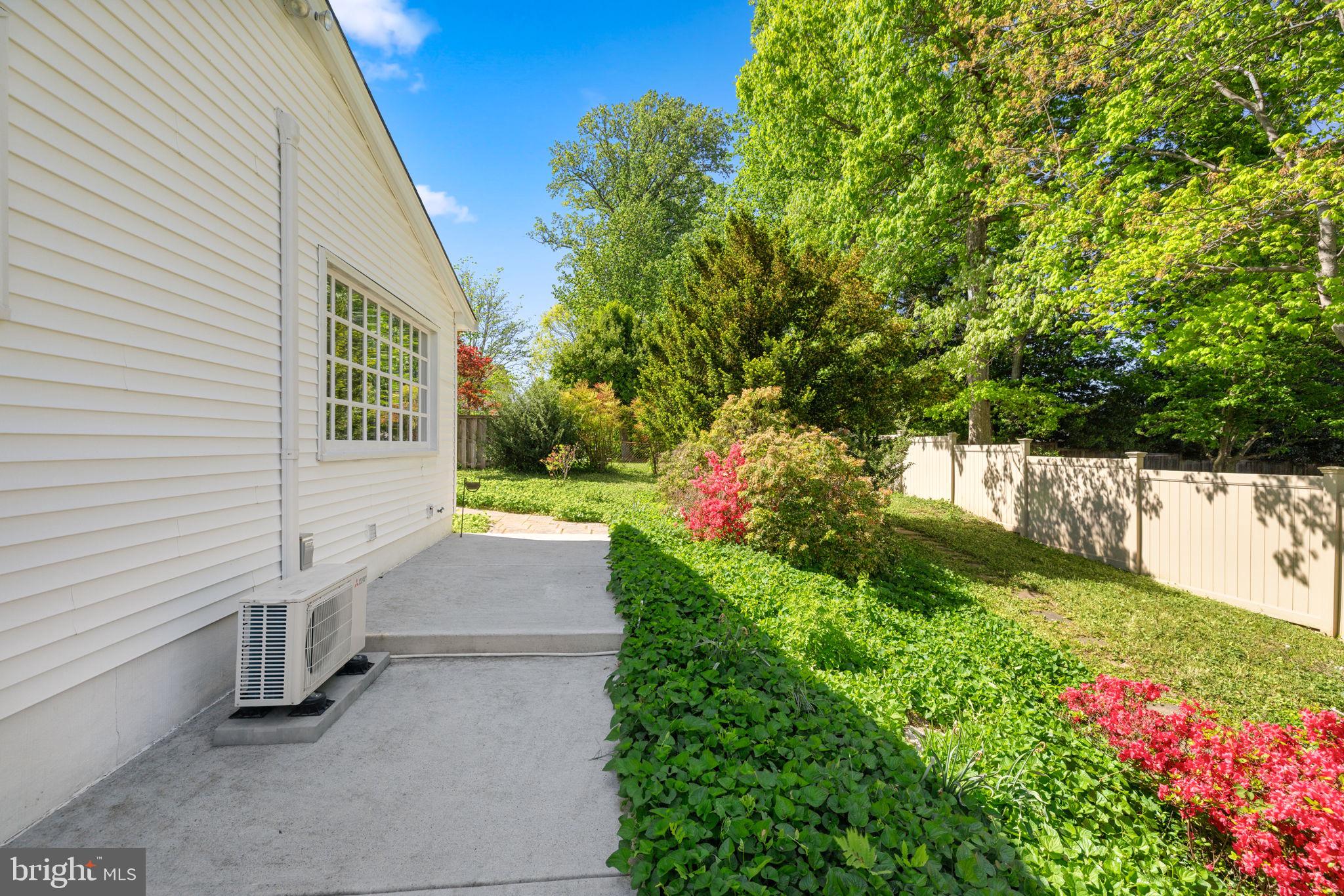 WEST SPRINGFIELD - Residential