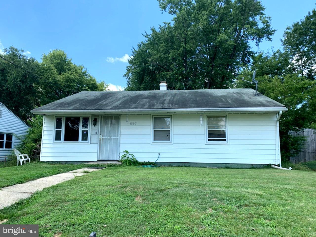 SOUTH LAWN - Residential