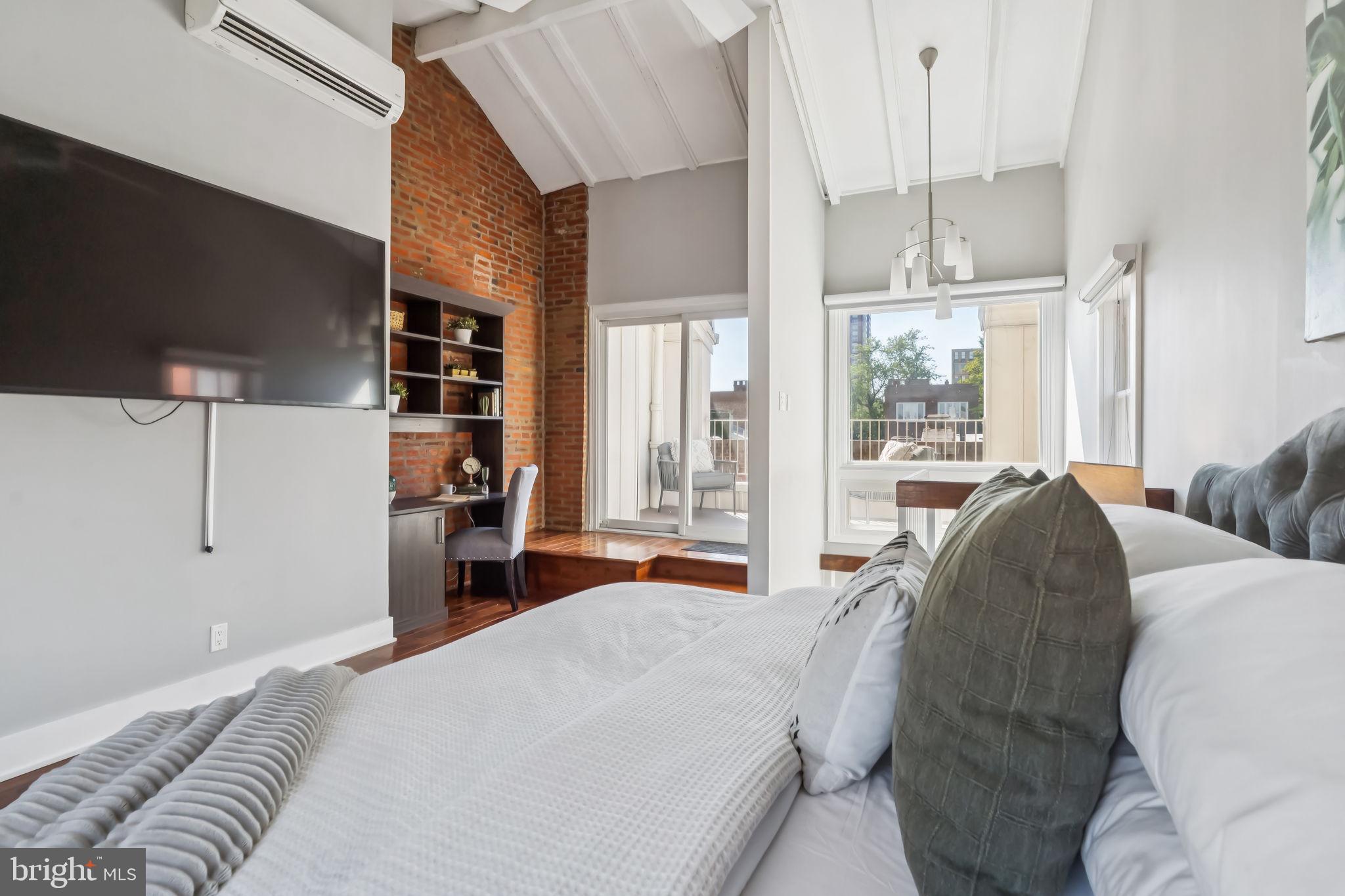 WASHINGTON SQ WEST - Residential