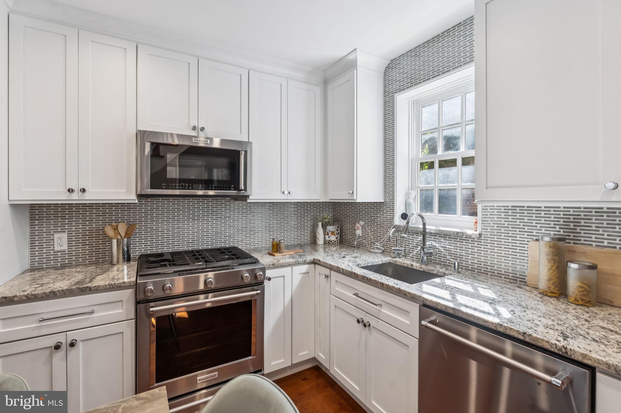 WASHINGTON SQ WEST - Residential