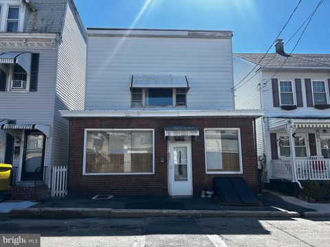 Homes For Sale - 605 Fairview Street<br/> POTTSVILLE, PA 17901