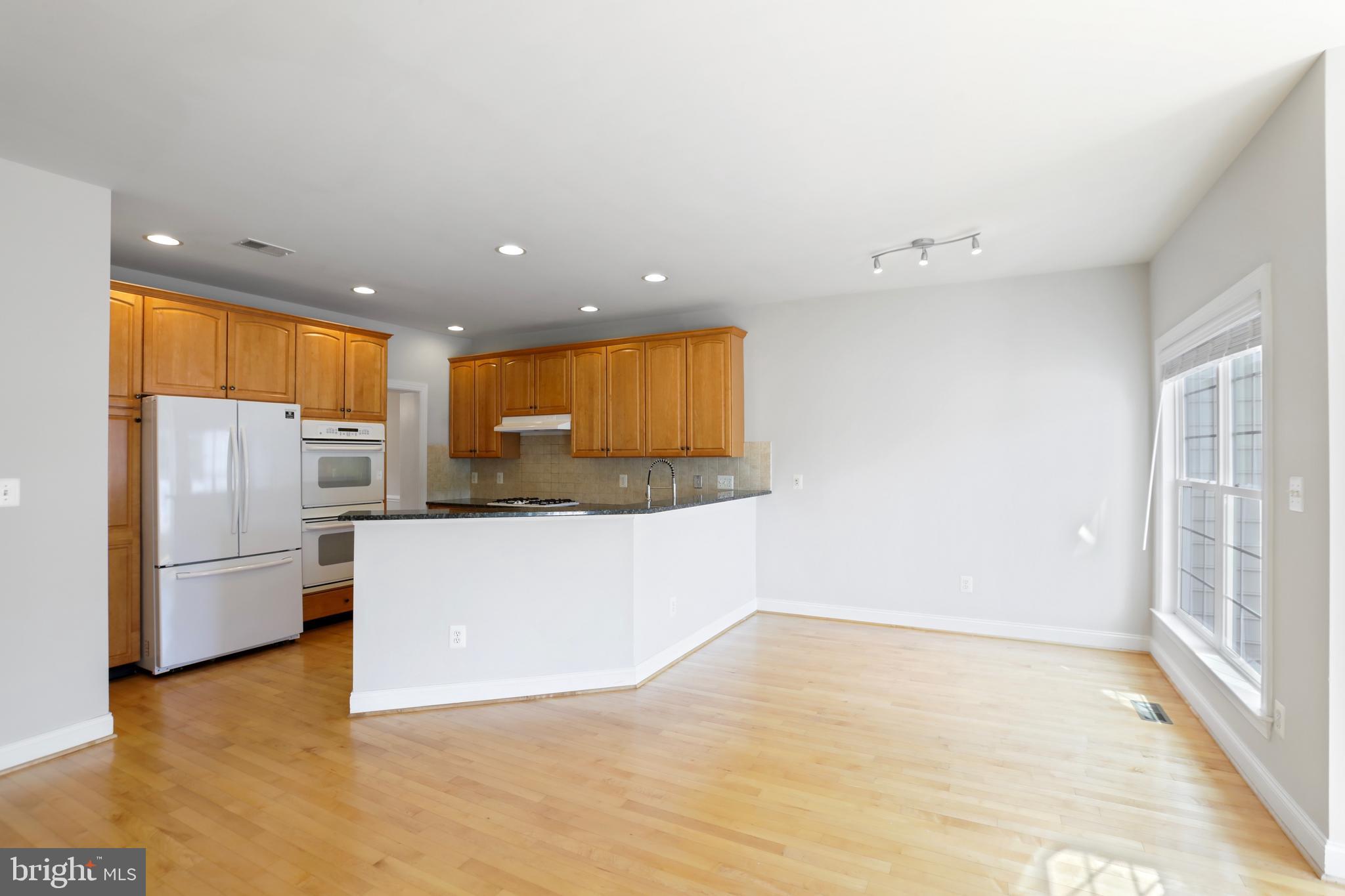 BELMONT COUNTRY CLUB - Residential