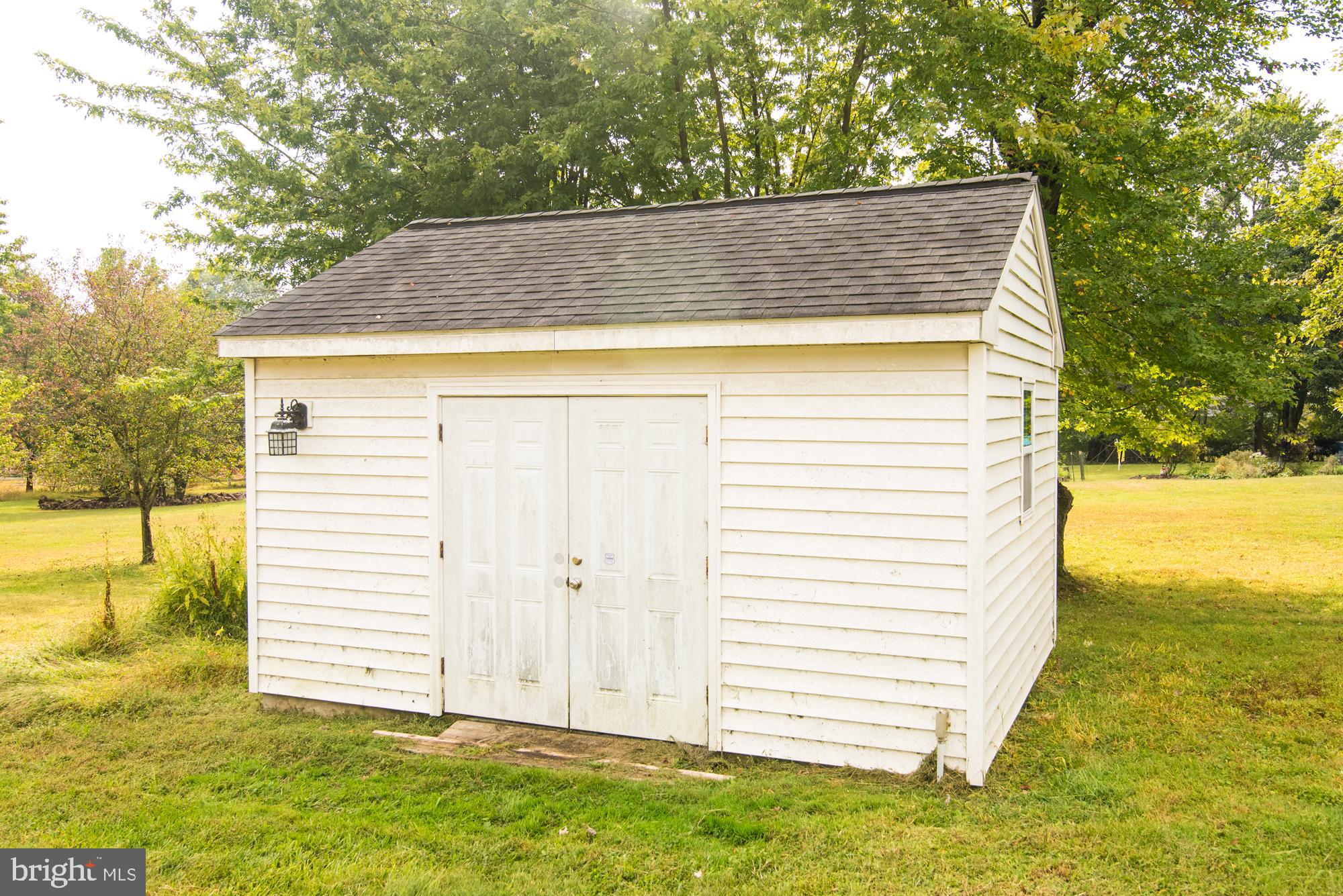 1449 W LAMPLIGHTER LANE