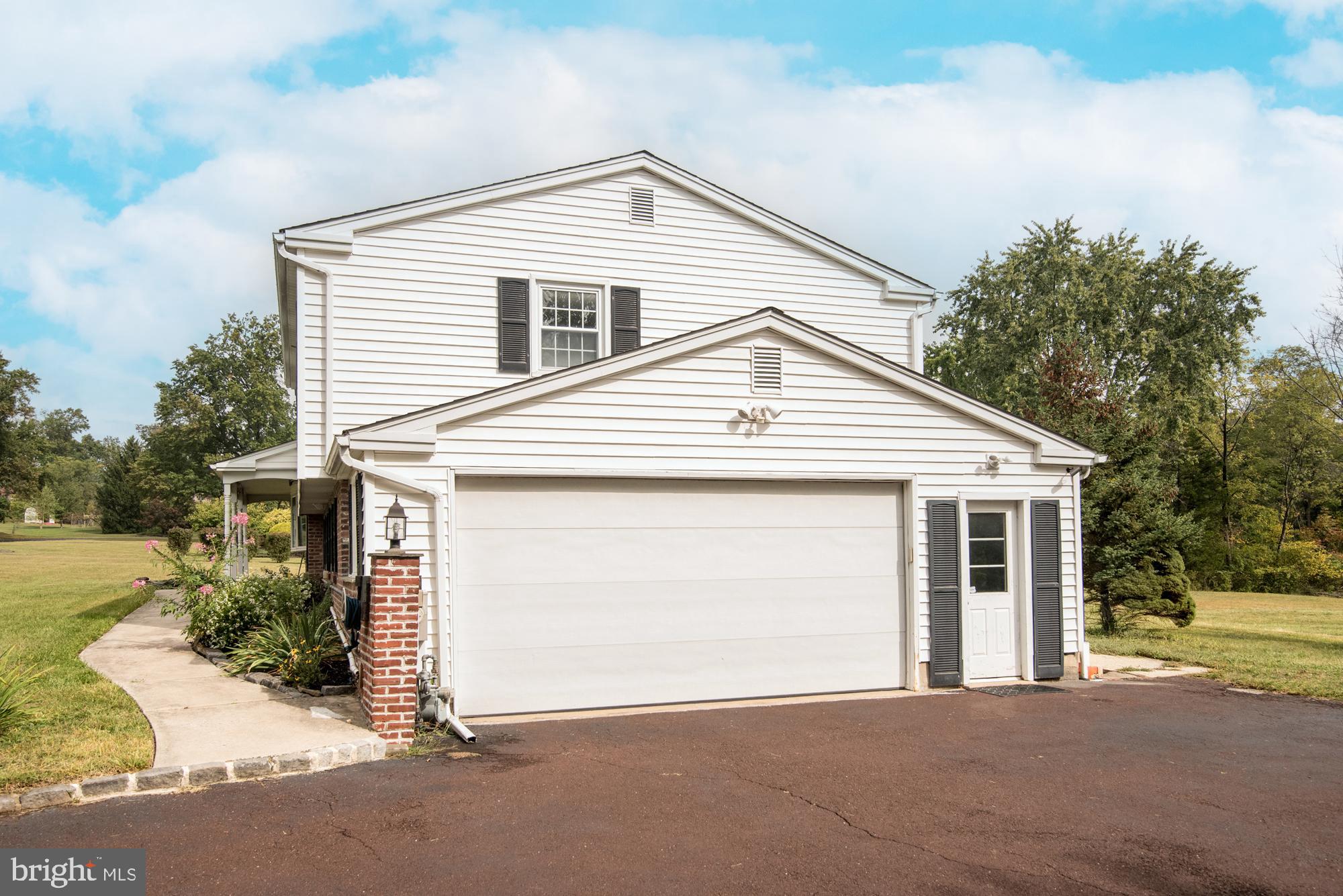 1449 W LAMPLIGHTER LANE