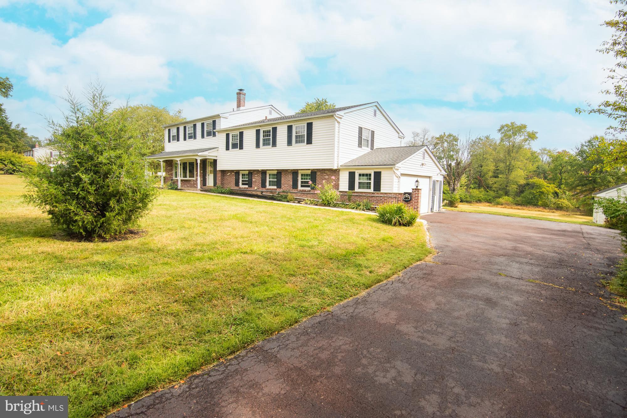 1449 W LAMPLIGHTER LANE