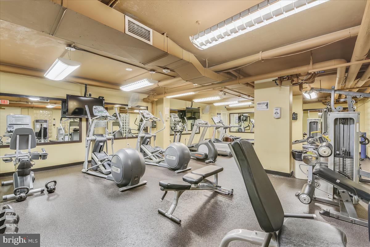 FOGGY BOTTOM - Residential Lease