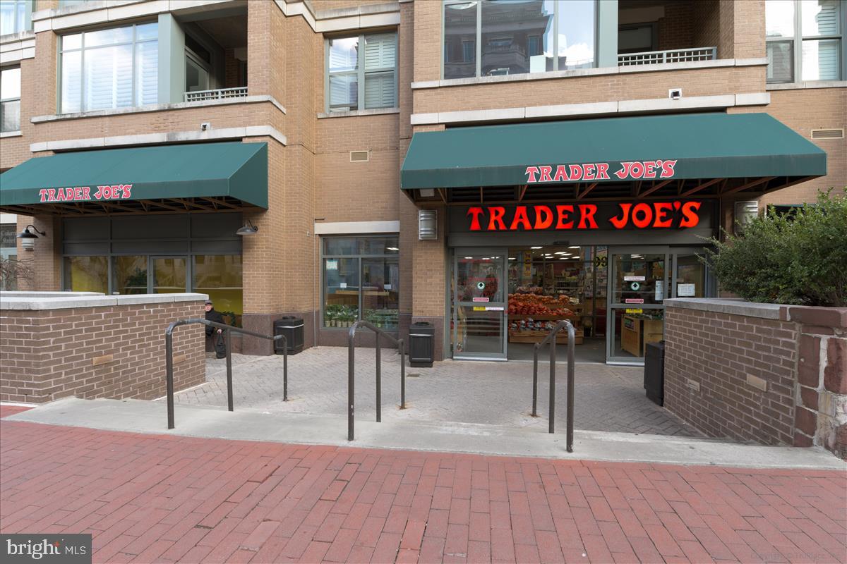 FOGGY BOTTOM - Residential Lease