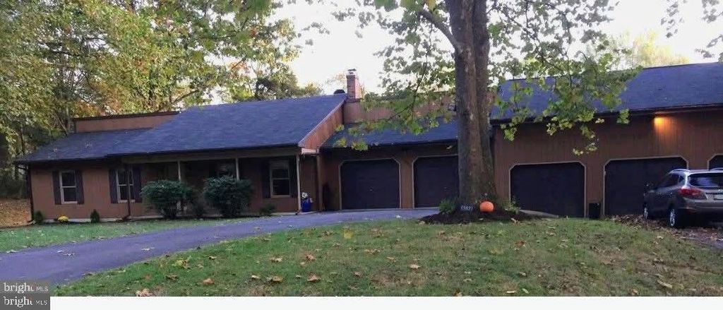 Photo of 16821 Tow Path Lane, SHARPSBURG, MD 21782 (MLS # MDWA2031752)